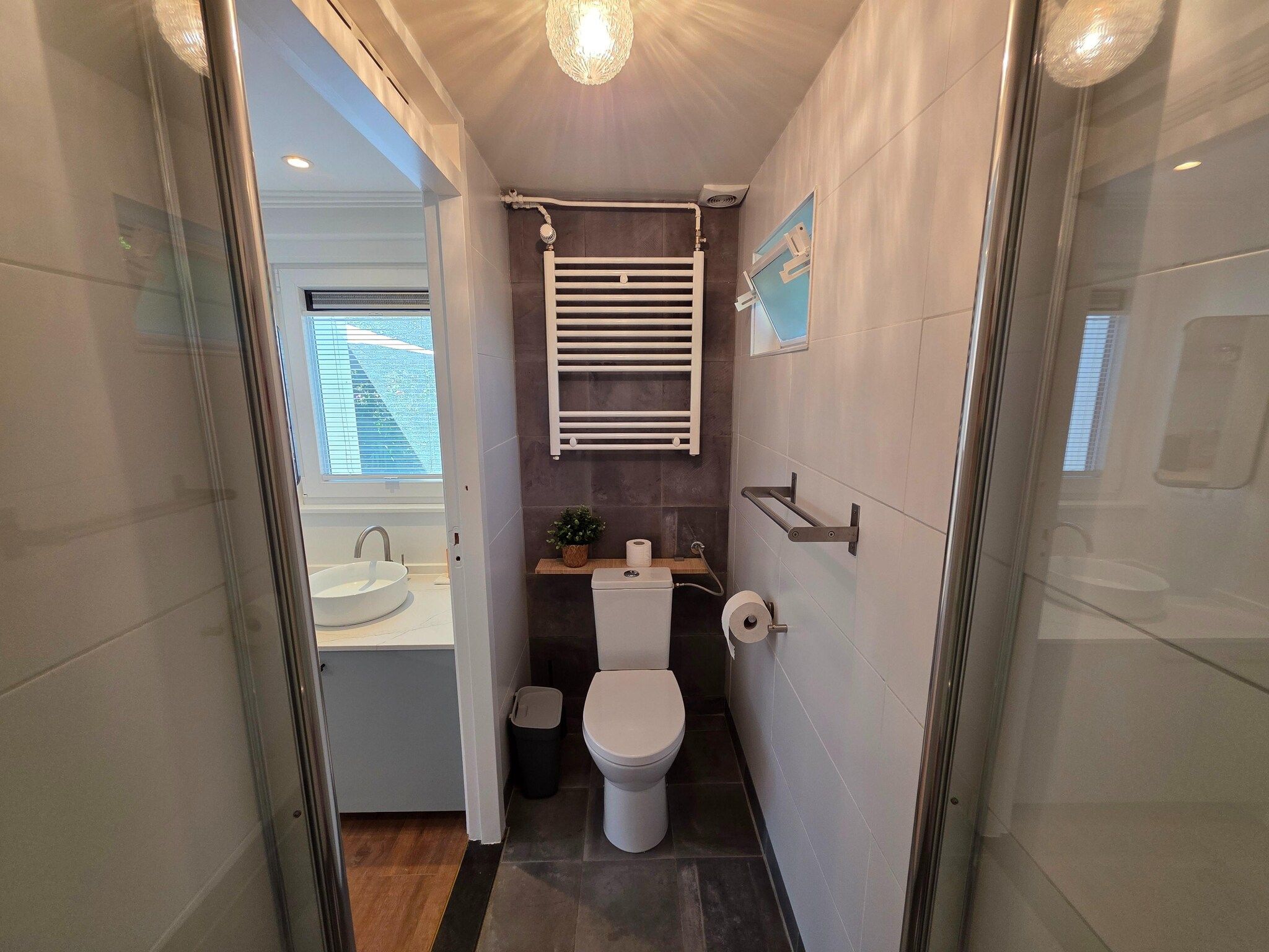 De badkamer van Ruijslaan 13C - Achter de zandduyn in De Koog