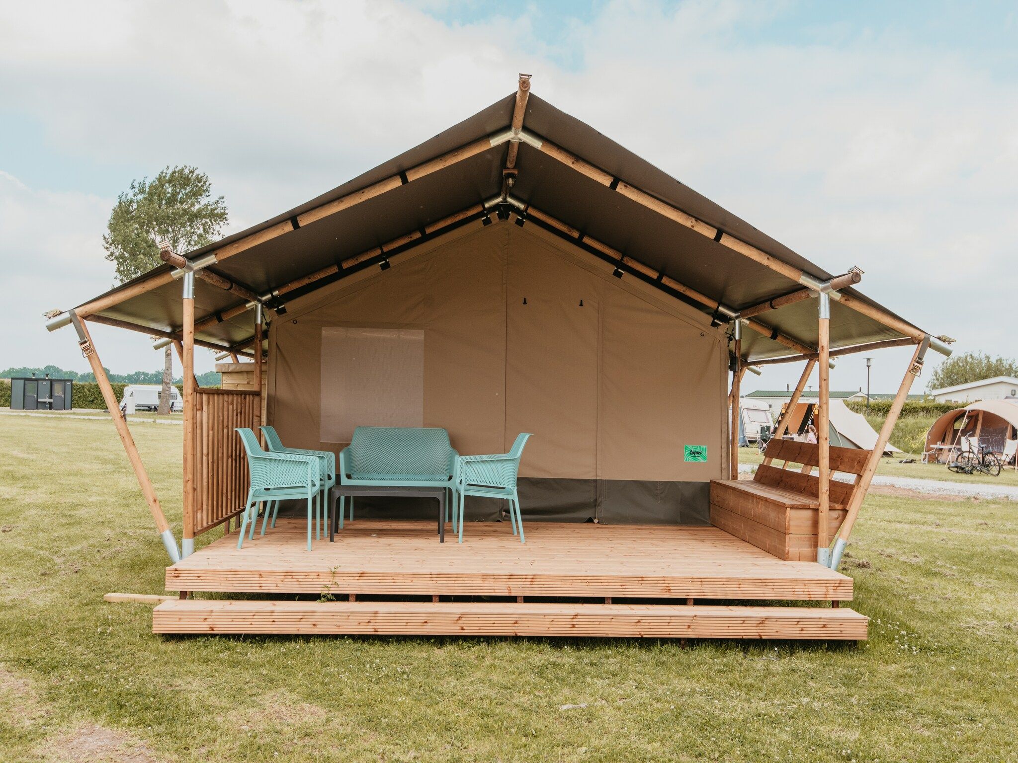 De buitenkant van Bloesem Lodge 4 pax in Kesteren