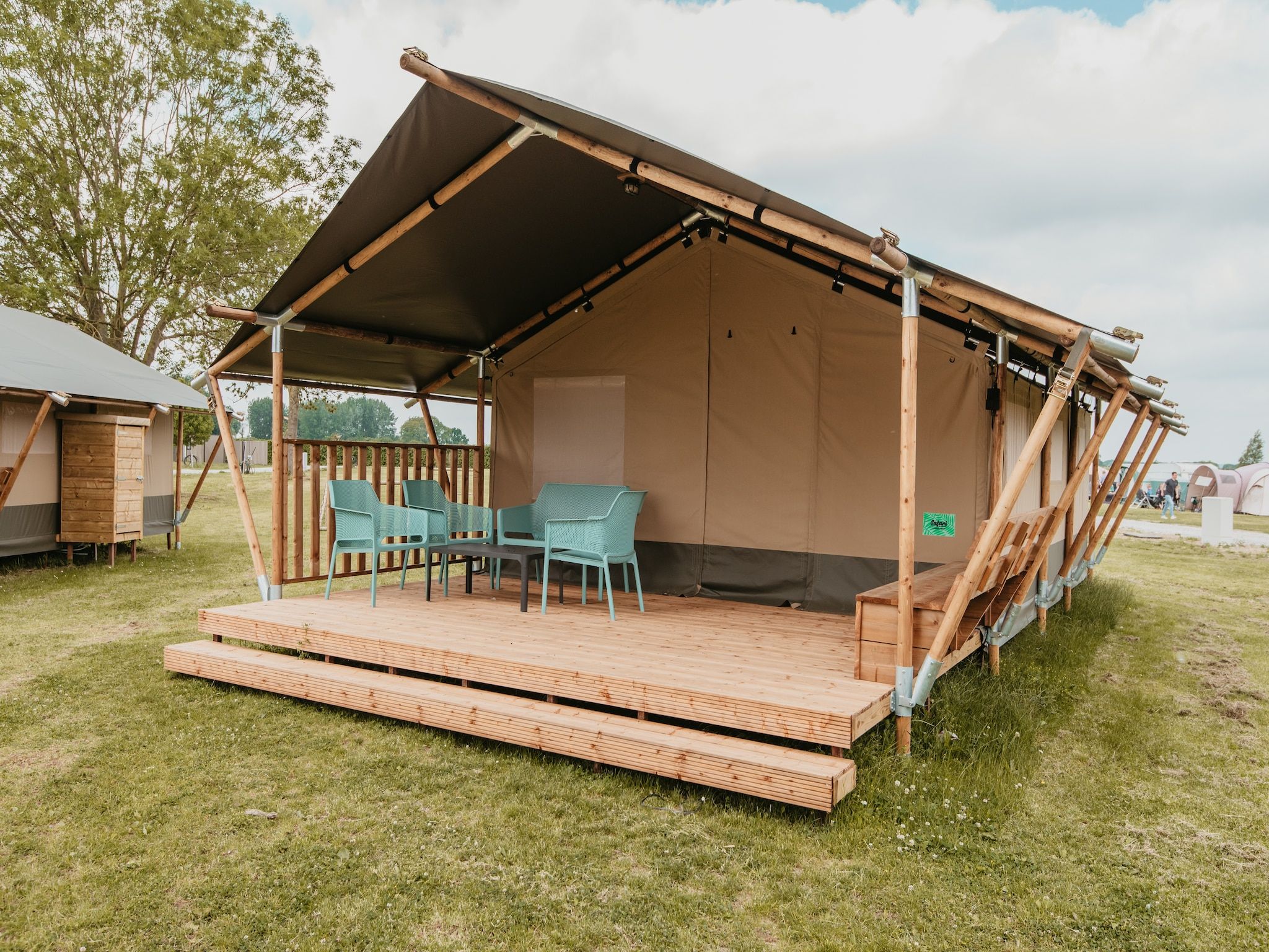 De buitenkant van Bloesem Lodge 4 pax in Kesteren