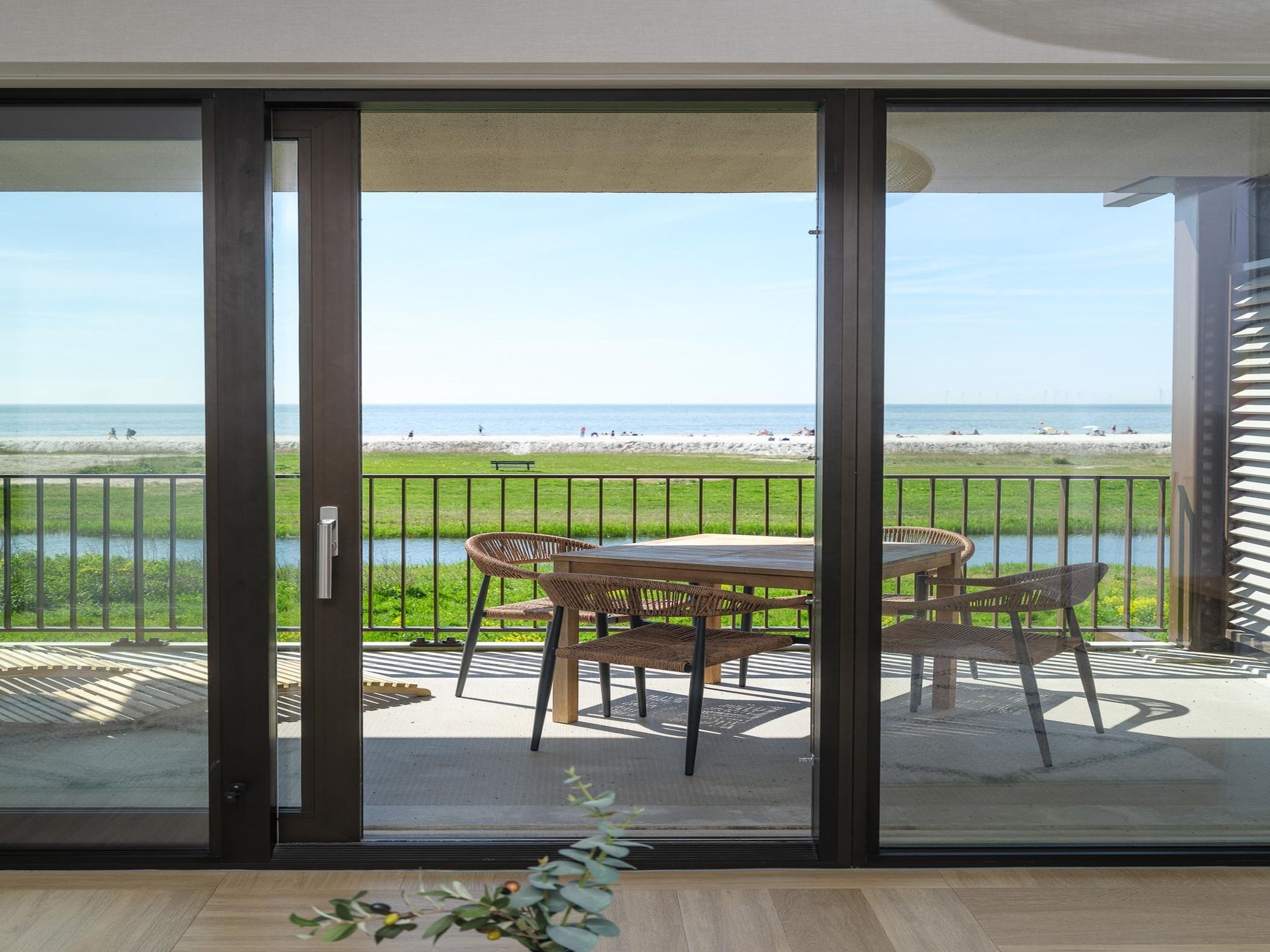 Het terras van Luxury Beach Apartment | 4 Pers. in Workum