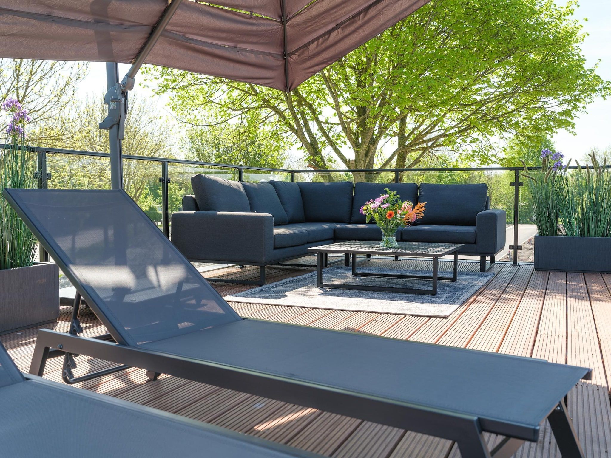 Het terras van Villa L-Meerzicht | 6 pers. Roof terrace in Workum