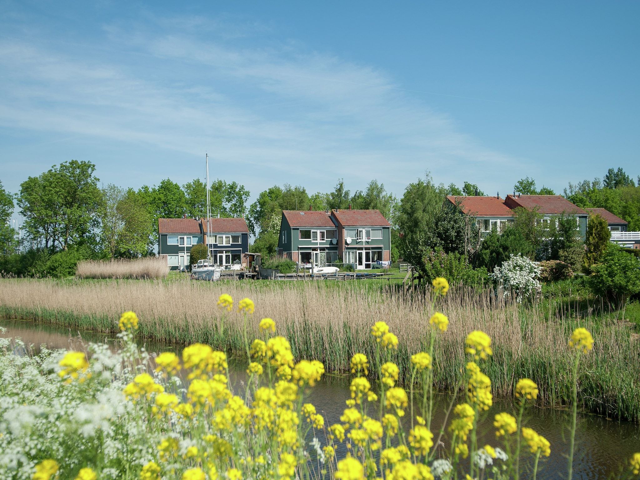 De buitenkant van De Waske in Warns