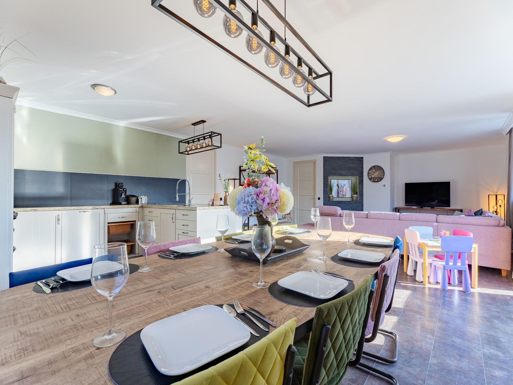 De eetkamer van Vakantiehuis - Keetenweg 10| Stavenisse in Stavenisse