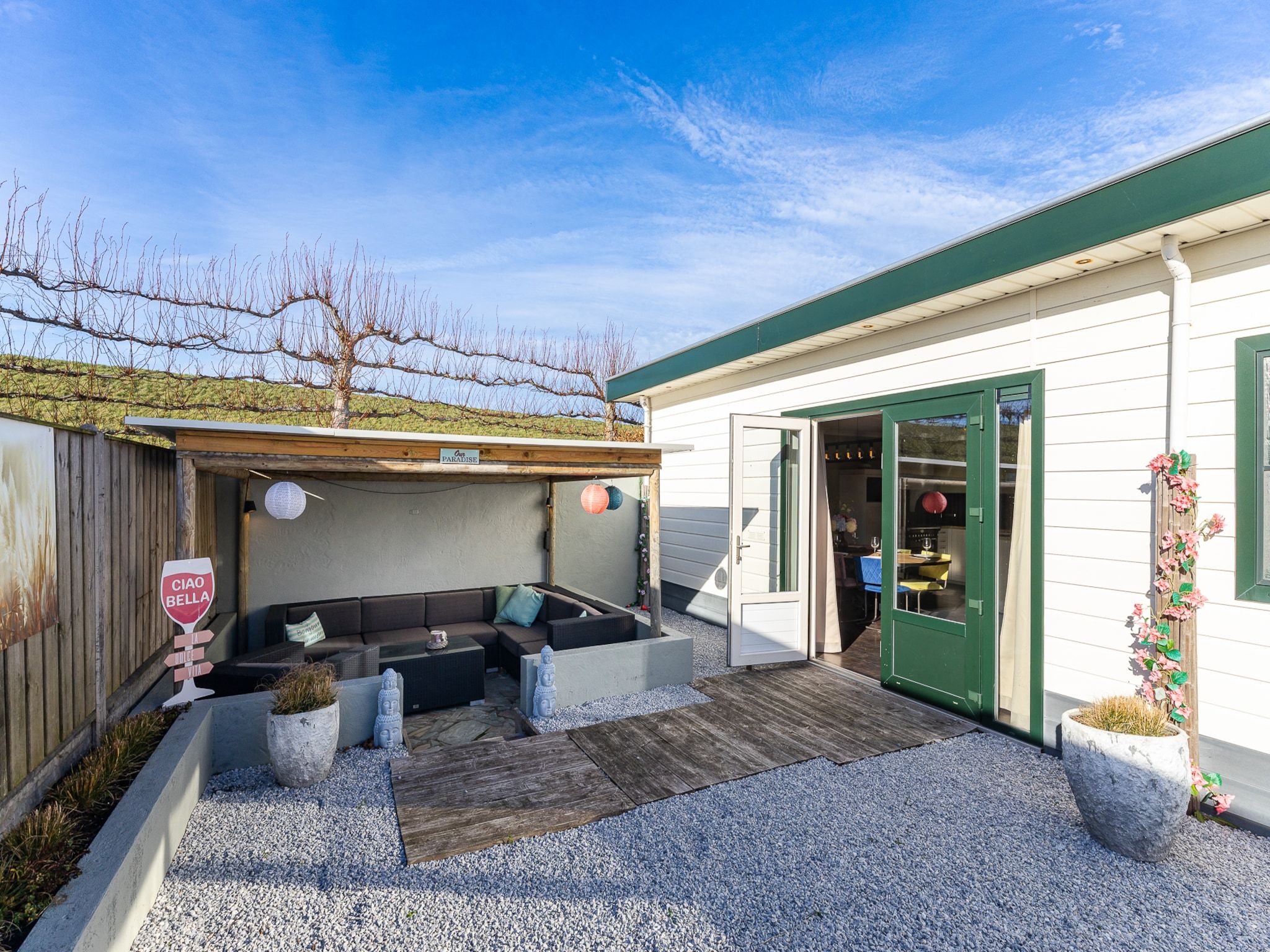 Het terras van Vakantiehuis - Keetenweg 10| Stavenisse in Stavenisse