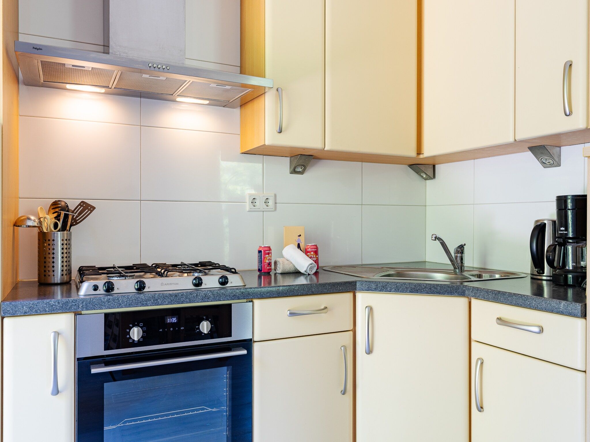 De keuken van Vakantiewoning - Westduin 6 I Vlissingen 'Zilt en zand' in Vlissingen