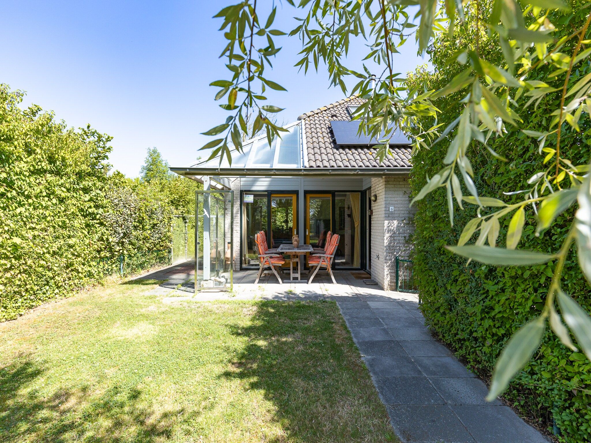 De tuin van Vakantiewoning - Westduin 6 I Vlissingen 'Zilt en zand' in Vlissingen