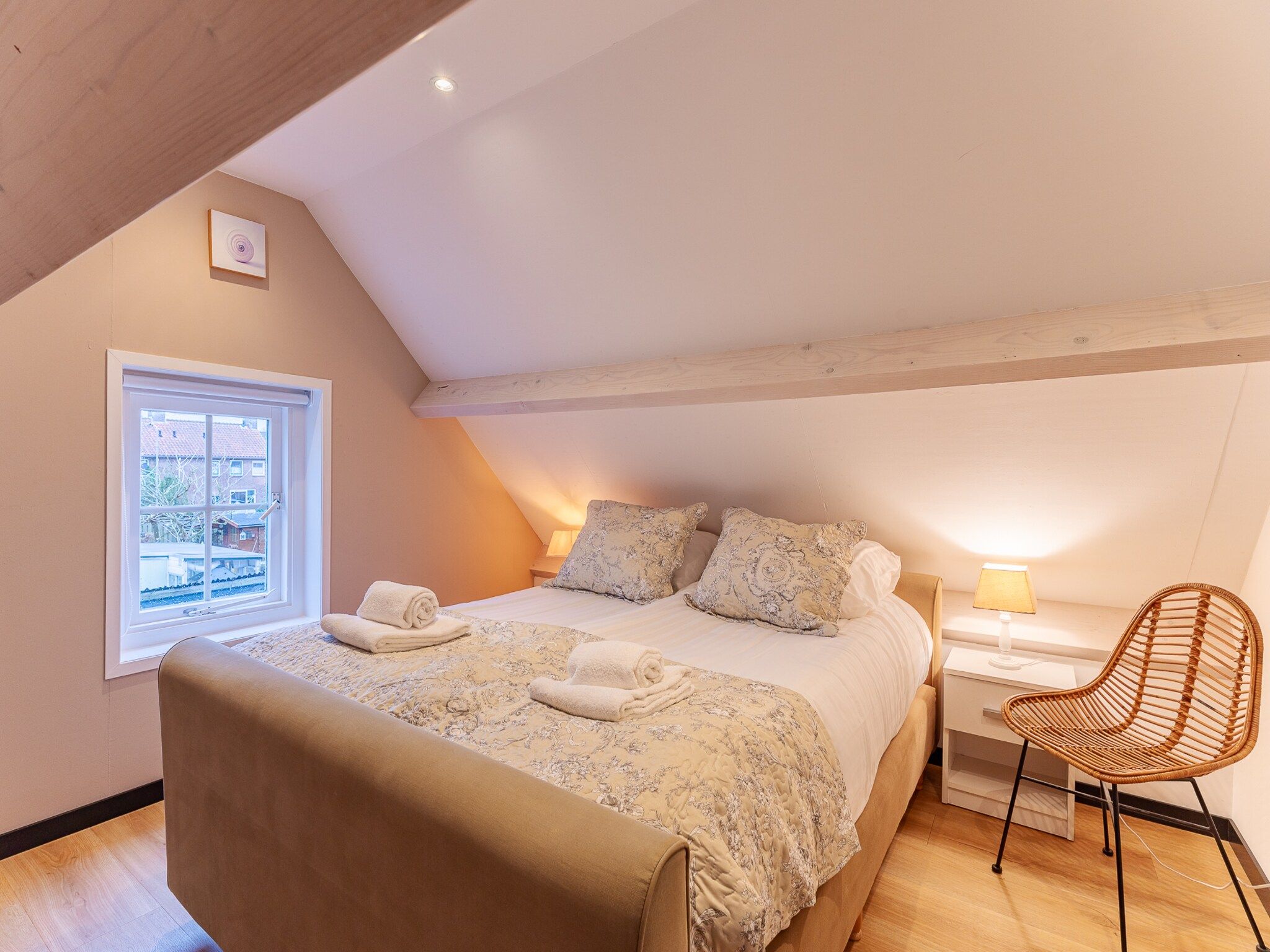 Een slaapkamer van Holiday home - Schoolstraat 6a | Vrouwenpolder in Vrouwenpolder