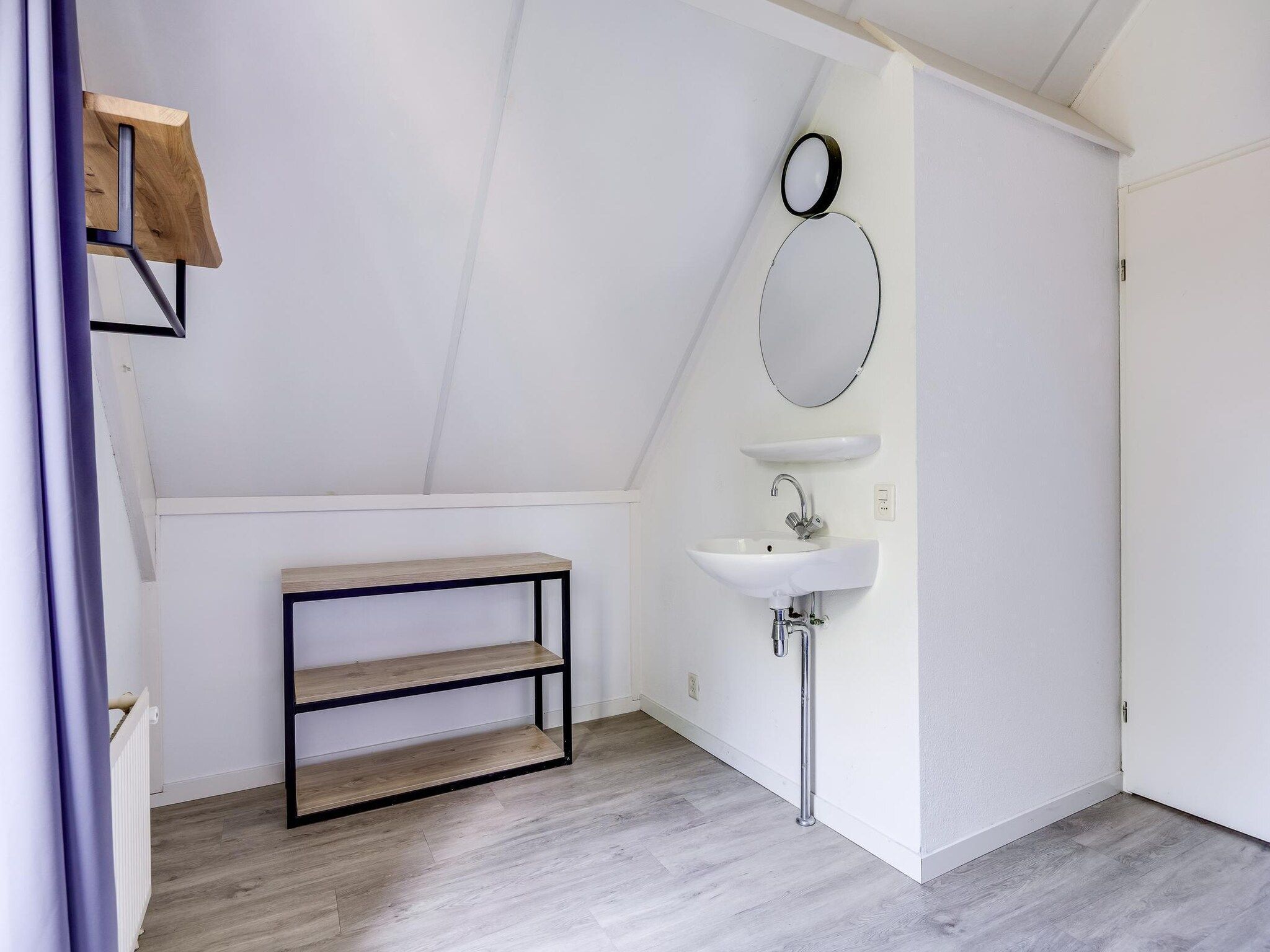 De badkamer van 7 - Persoons Forest 217 Sauna Bungalow (copy) in Ewijk