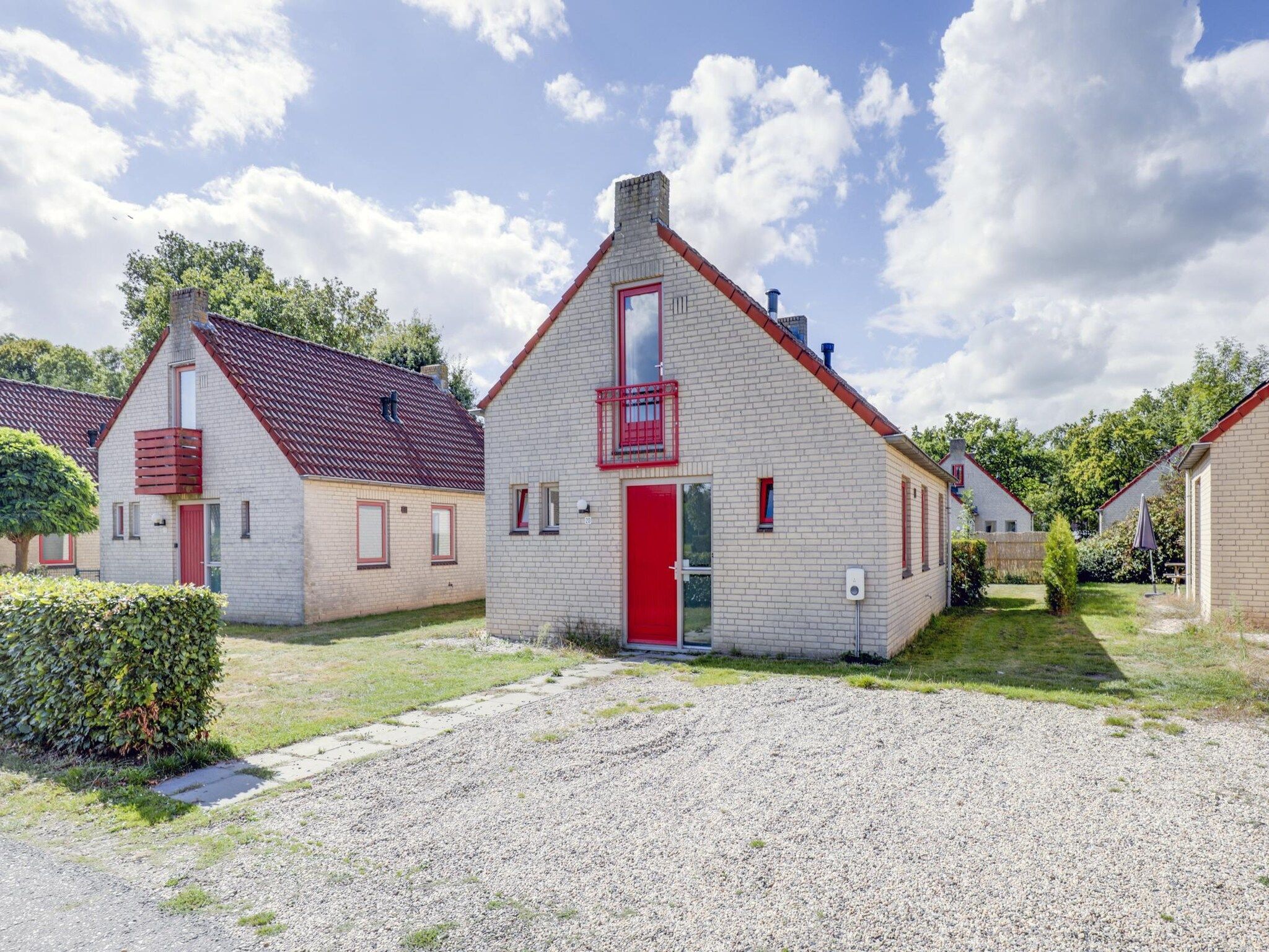 De buitenkant van 7 - Persoons Forest 217 Sauna Bungalow (copy) (copy) in Ewijk