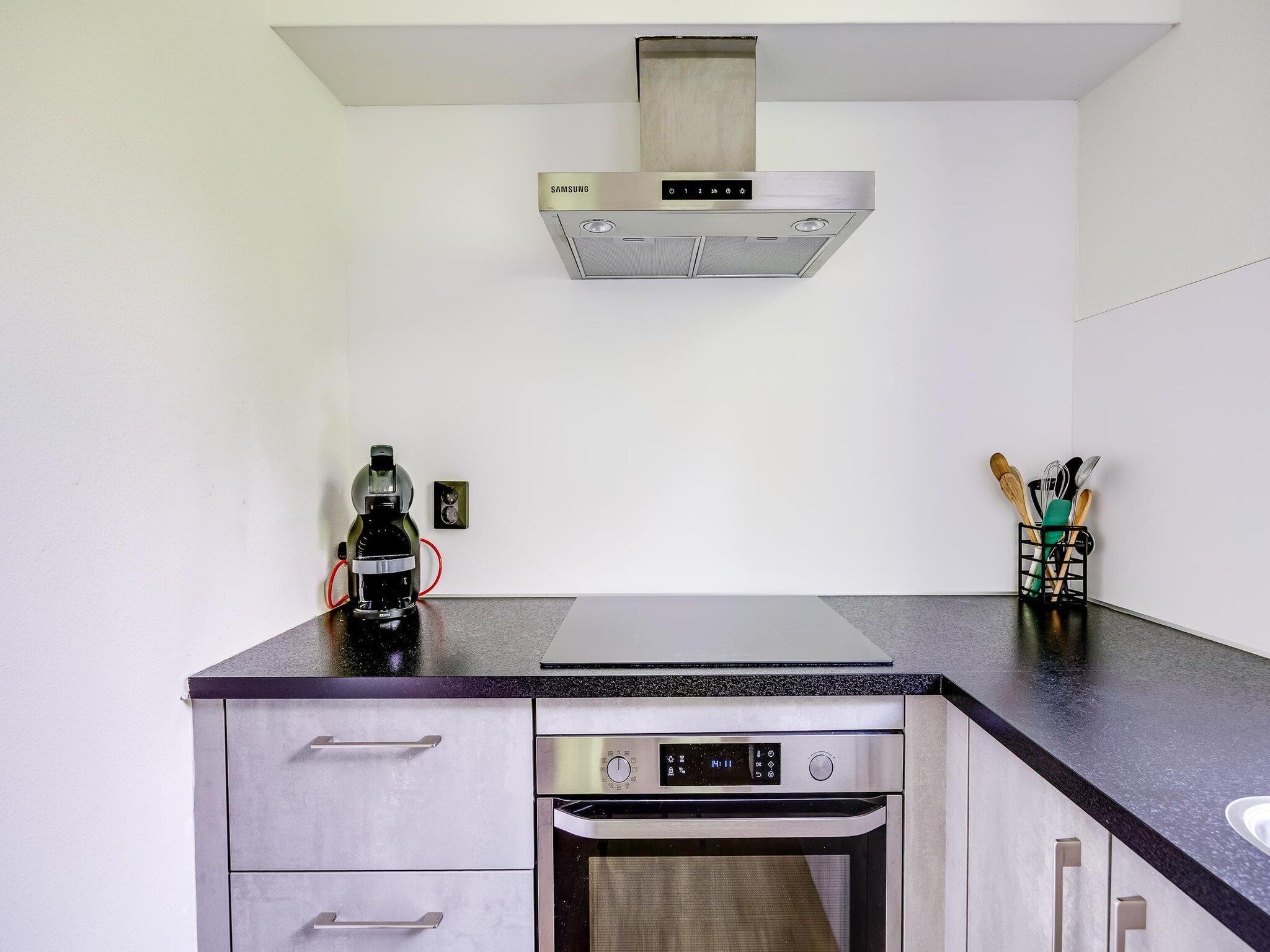 De keuken van 7 - Persoons Forest 217 Sauna Bungalow (copy) (copy) in Ewijk