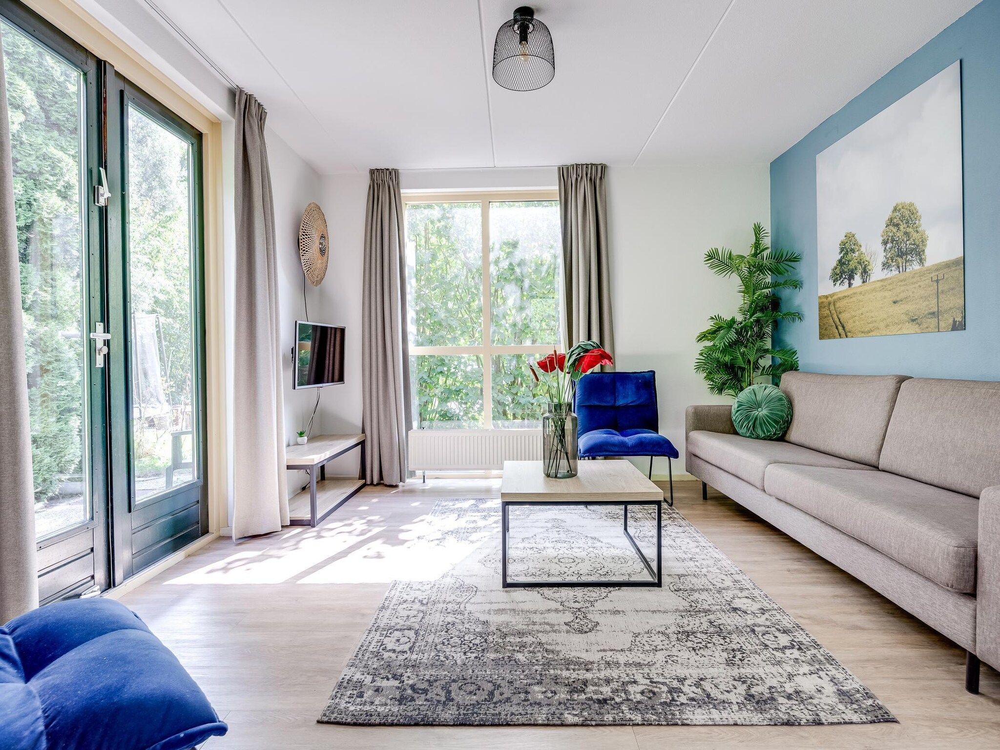 De woonkamer van 7 - Persoons Forest 217 Sauna Bungalow (copy) (copy) in Ewijk