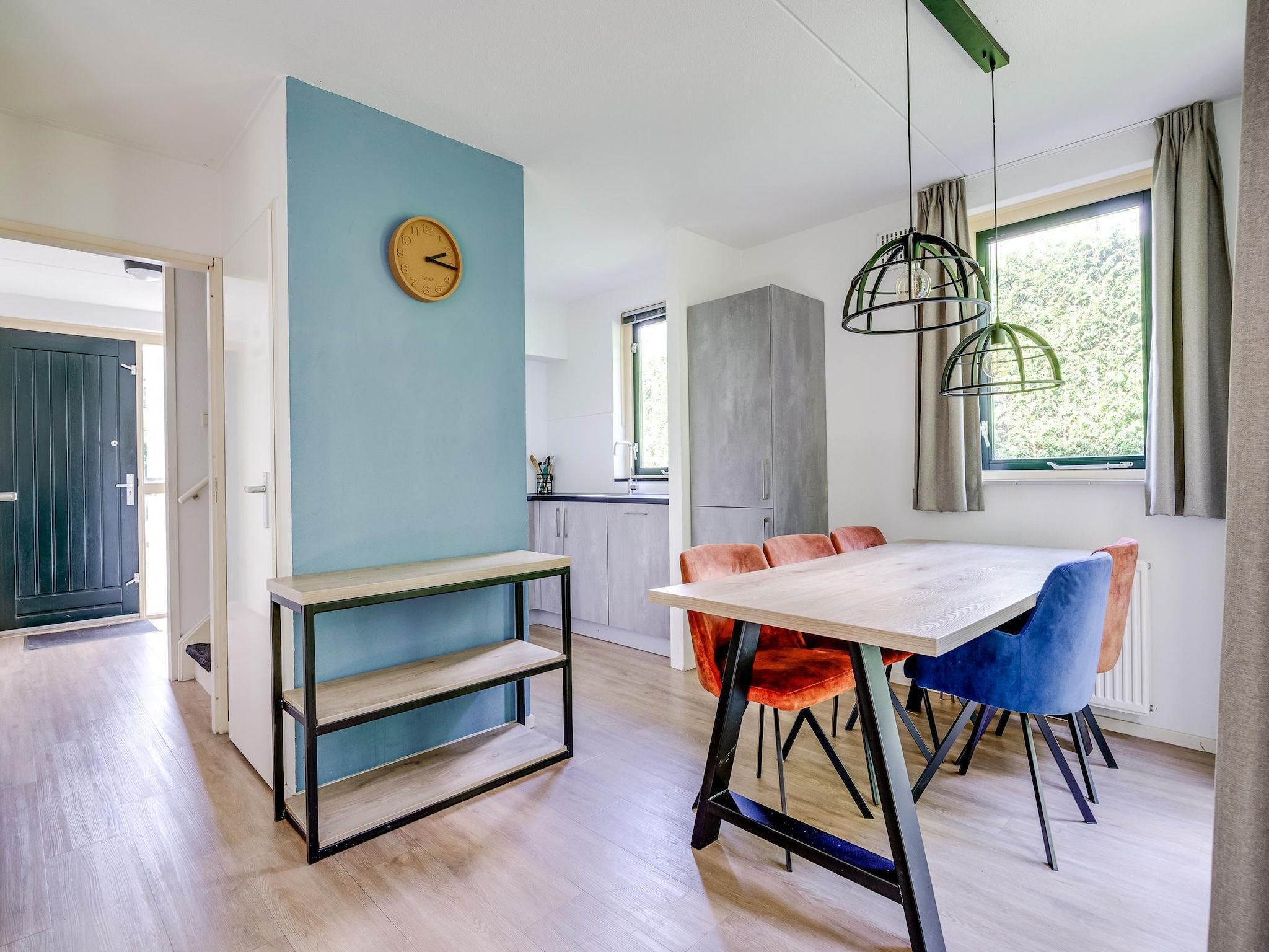 De eetkamer van 7 - Persoons Forest 217 Sauna Bungalow (copy) (copy) in Ewijk