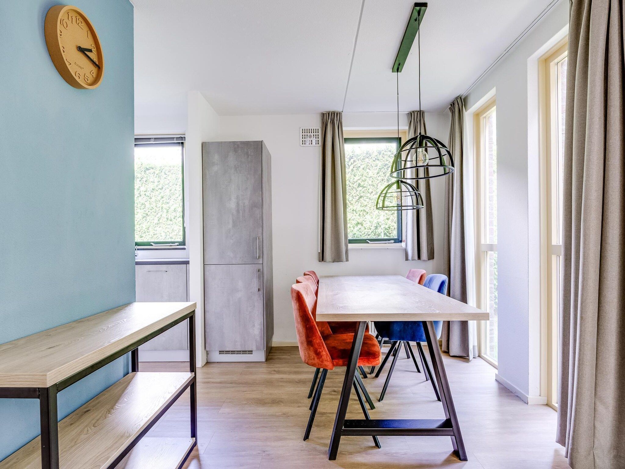 De eetkamer van 7 - Persoons Forest 217 Sauna Bungalow (copy) (copy) in Ewijk