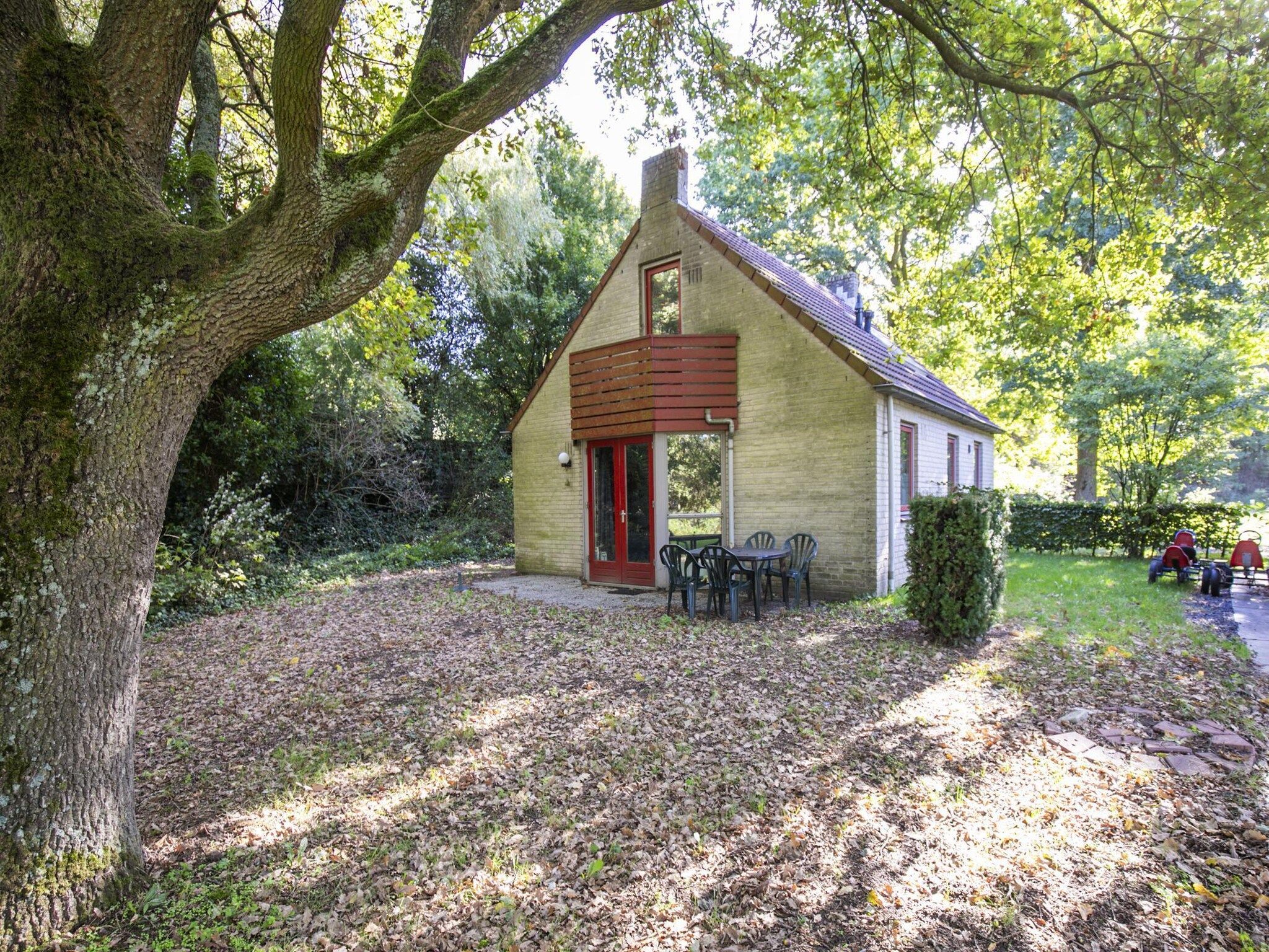 De buitenkant van 6 - Persons De Zingende Wilg (copy) (copy) in Ewijk