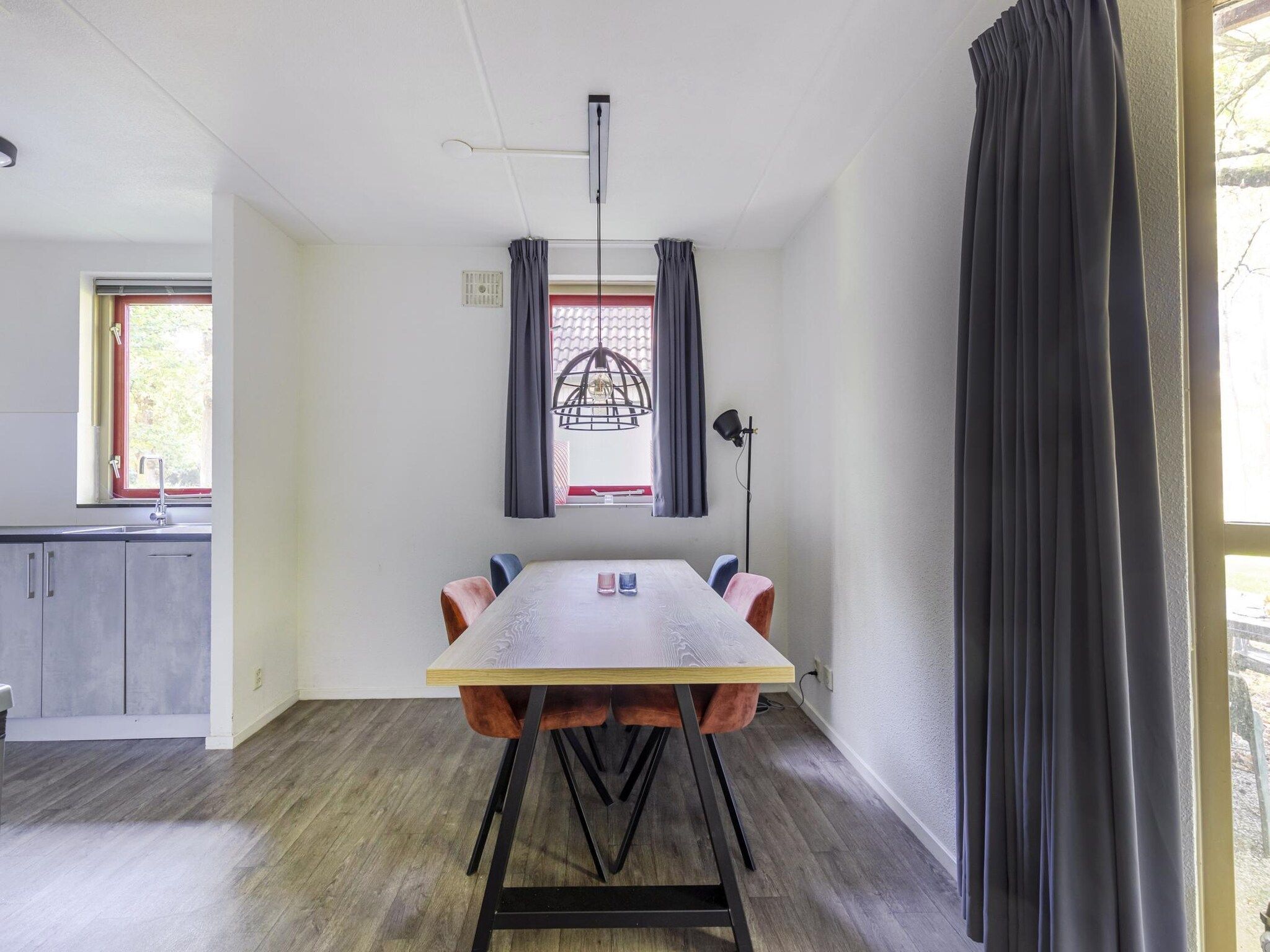 De eetkamer van 6 - Persons De Zingende Wilg (copy) (copy) in Ewijk