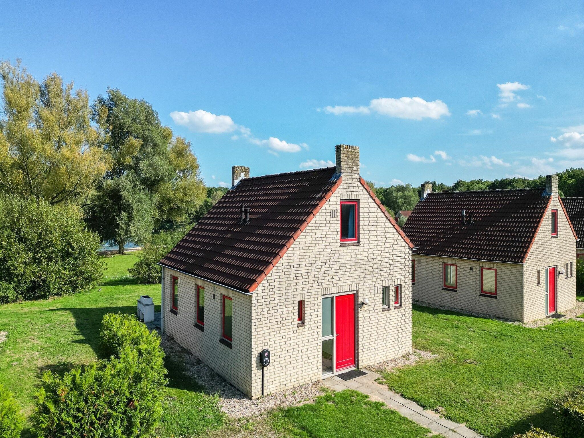 De buitenkant van 6 - Persons De Zingende Wilg (copy) (copy) in Ewijk