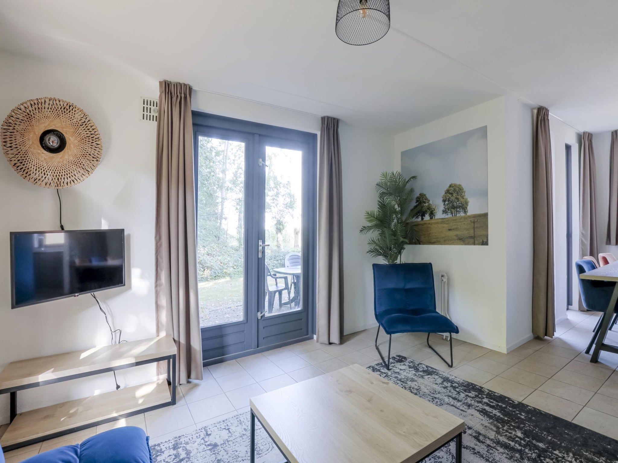 De woonkamer van 7 - Persoons Forest 217 Sauna Bungalow (copy) (copy) in Ewijk