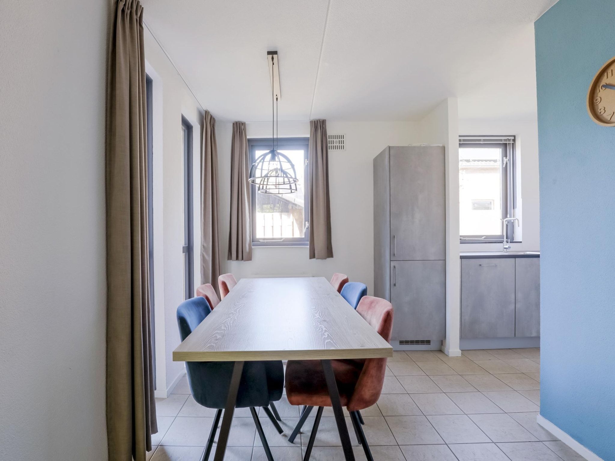 De eetkamer van 7 - Persoons Forest 217 Sauna Bungalow (copy) (copy) in Ewijk