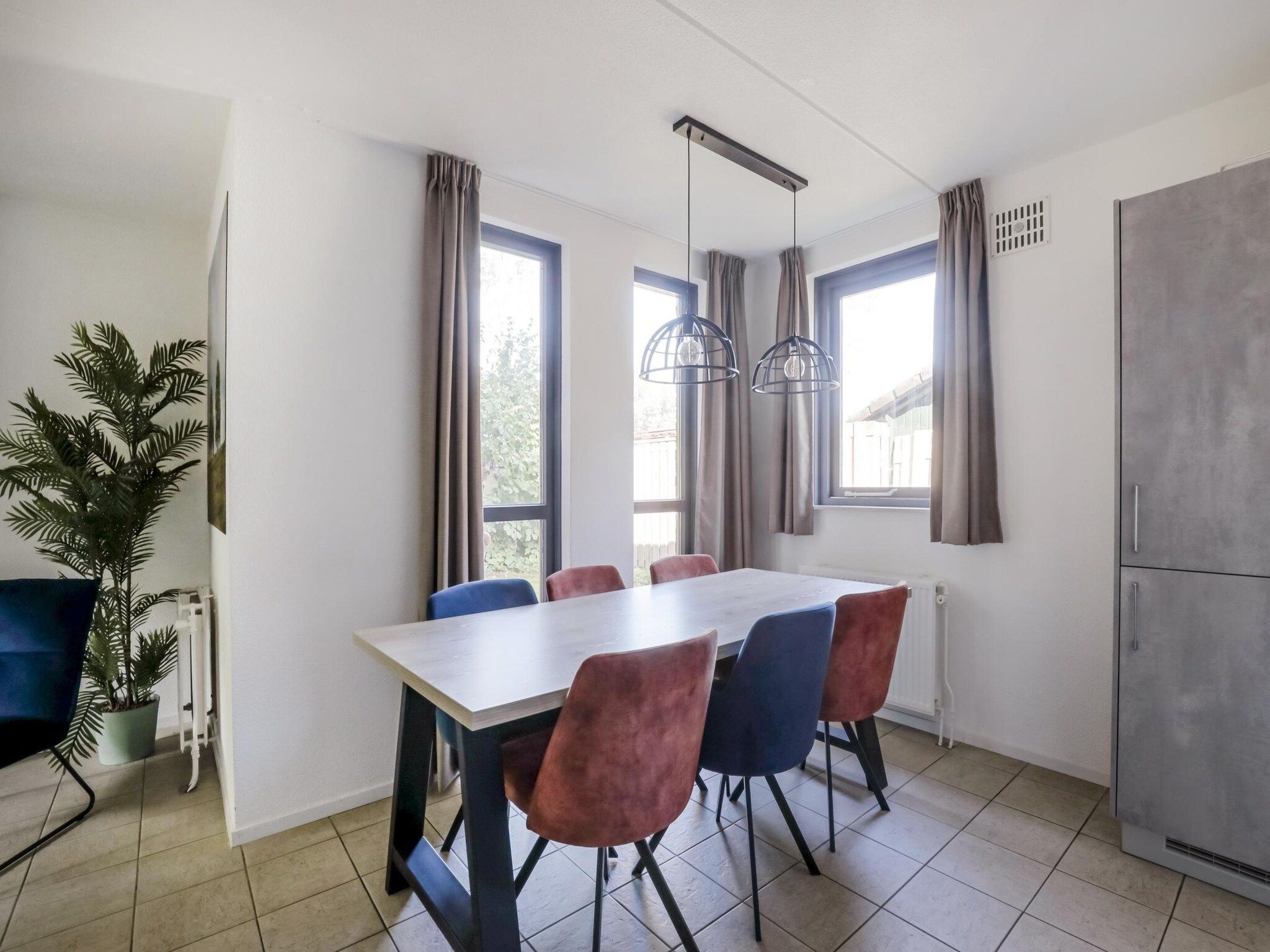 De eetkamer van 7 - Persoons Forest 217 Sauna Bungalow (copy) (copy) in Ewijk