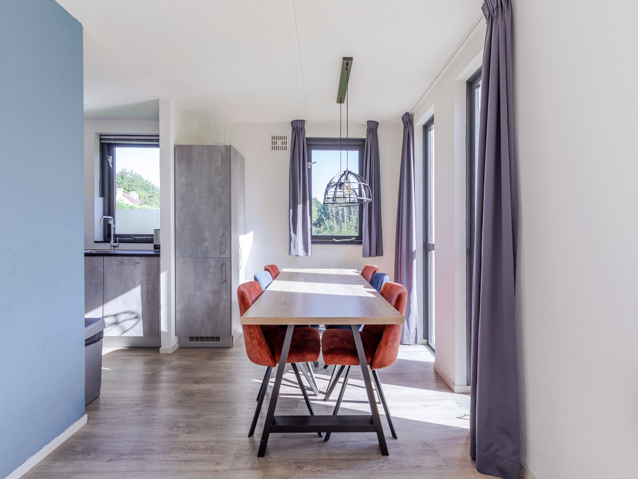 De eetkamer van 7 - Persoons Forest 217 Sauna Bungalow (copy) (copy) (copy) in Ewijk