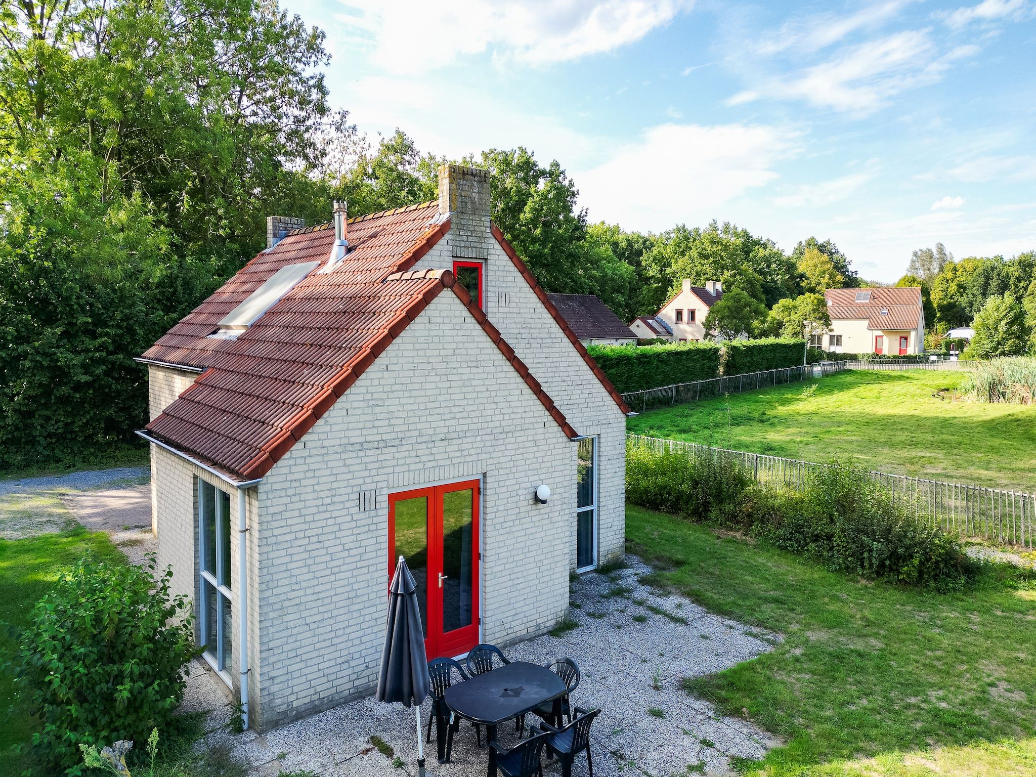 De buitenkant van 7 - Persoons Forest 217 Sauna Bungalow (copy) (copy) (copy) in Ewijk