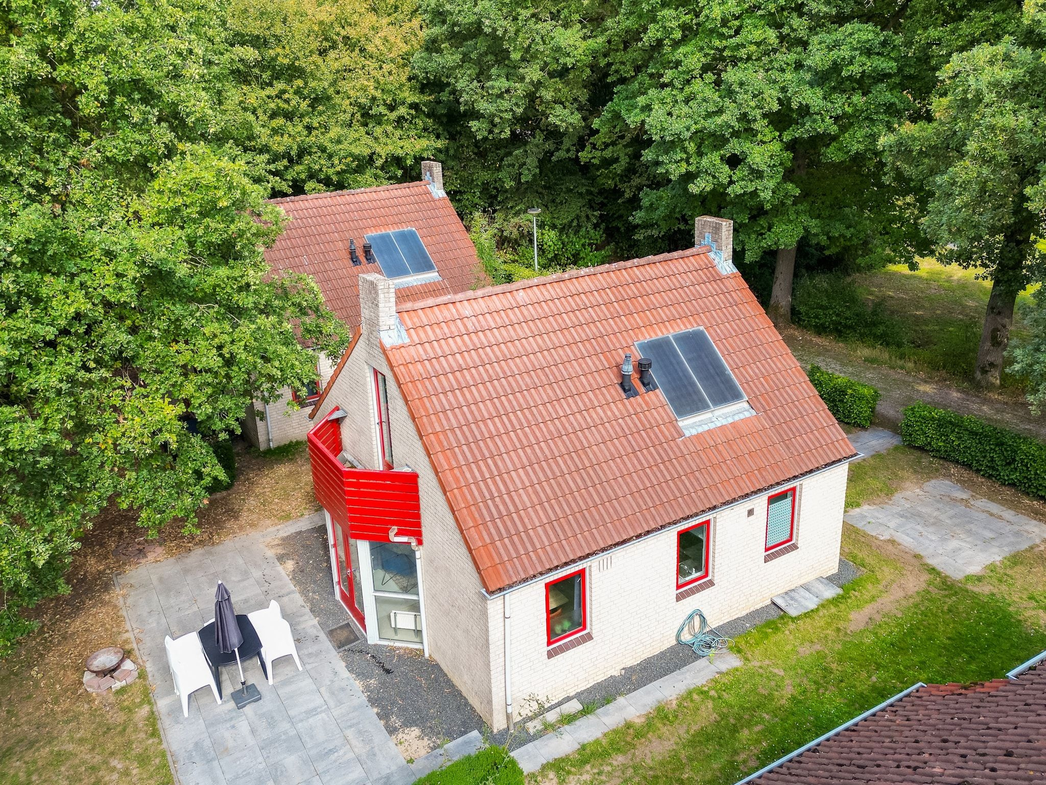 De buitenkant van 6 - Persons De Zingende Wilg (copy) (copy) (copy) in Ewijk