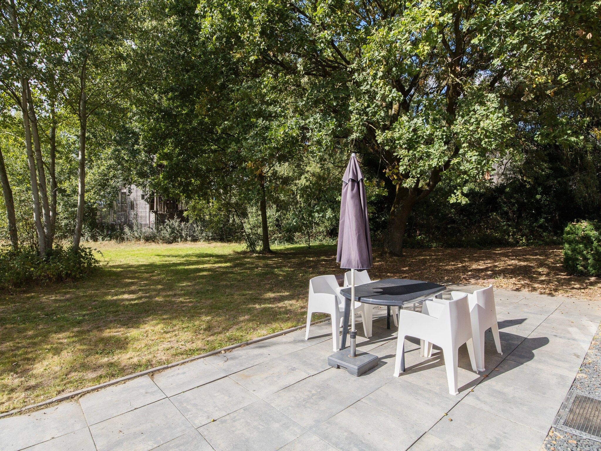 Het terras van 6 - Persons De Zingende Wilg (copy) (copy) (copy) in Ewijk