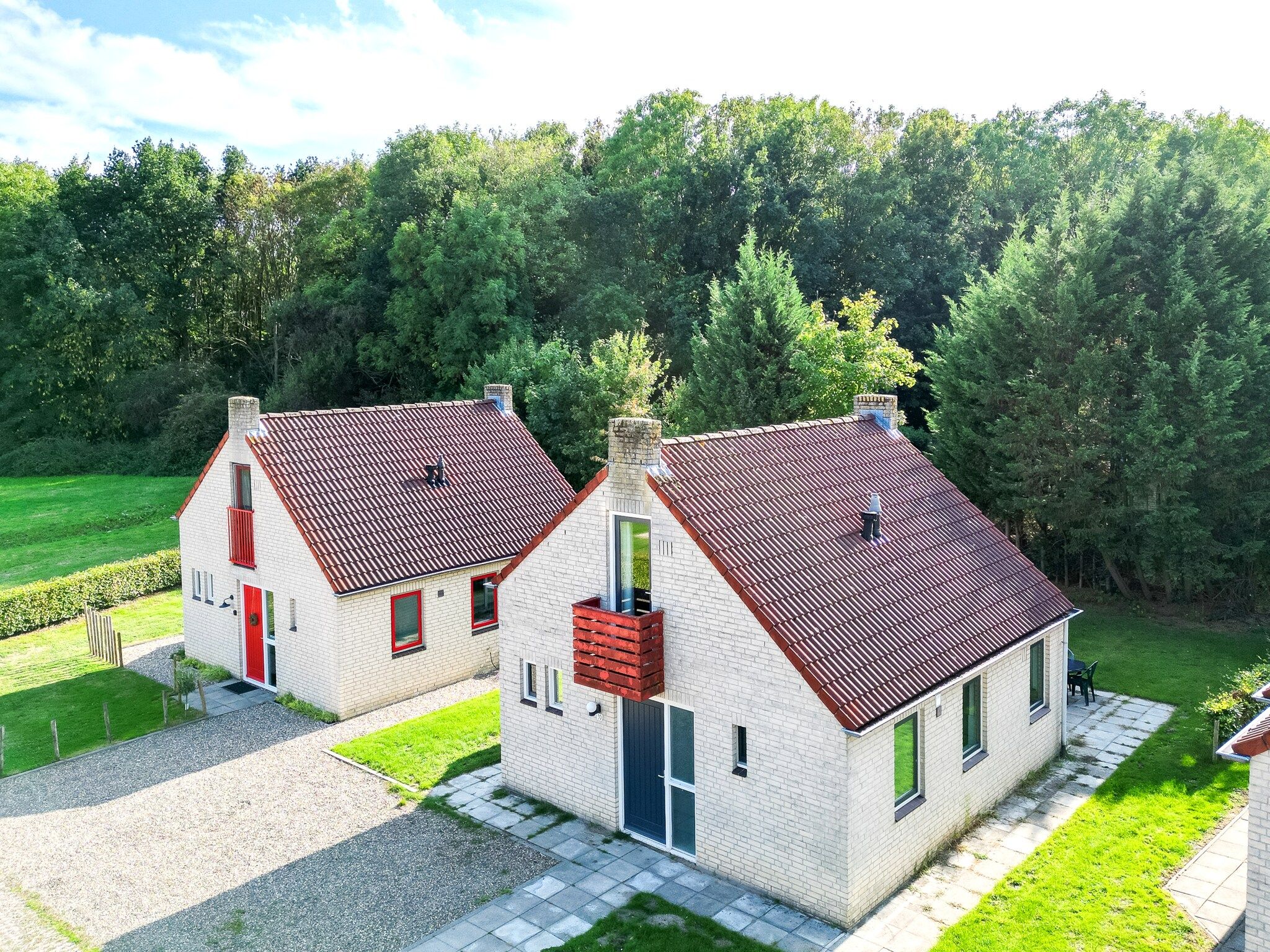 De buitenkant van 7 - Persoons Forest 217 Sauna Bungalow (copy) (copy) (copy) (copy) in Ewijk