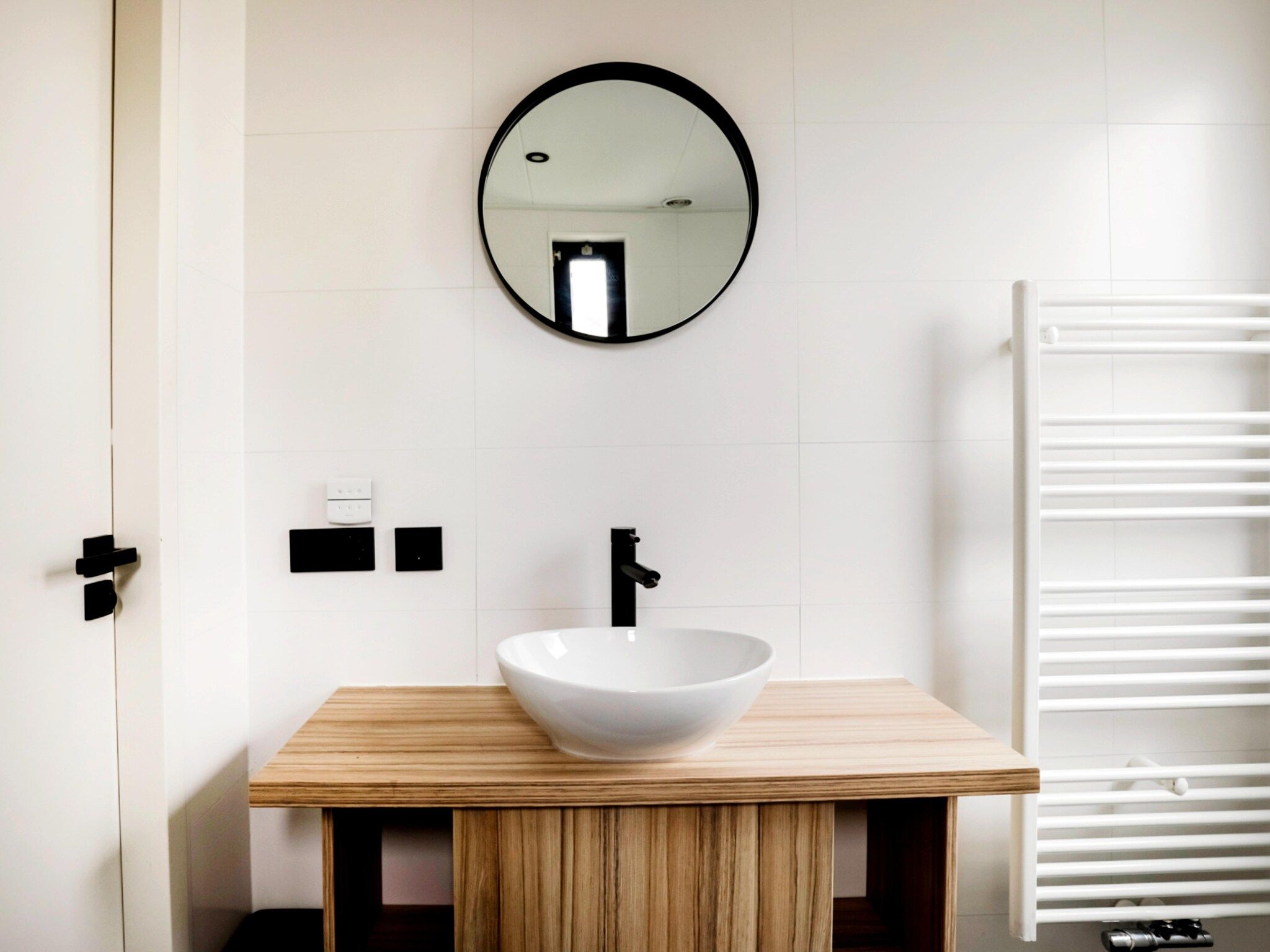 De badkamer van 7 - Persoons Forest 217 Sauna Bungalow (copy) (copy) (copy) (copy) in Ewijk