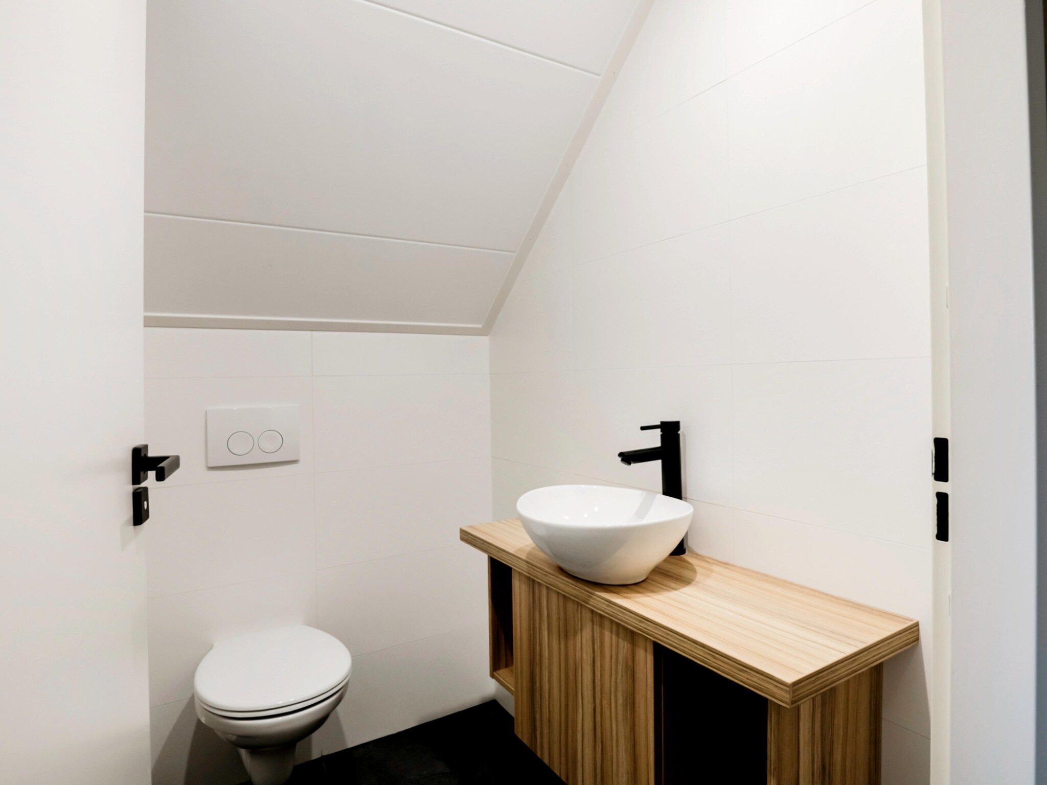 De badkamer van 7 - Persoons Forest 217 Sauna Bungalow (copy) (copy) (copy) (copy) in Ewijk