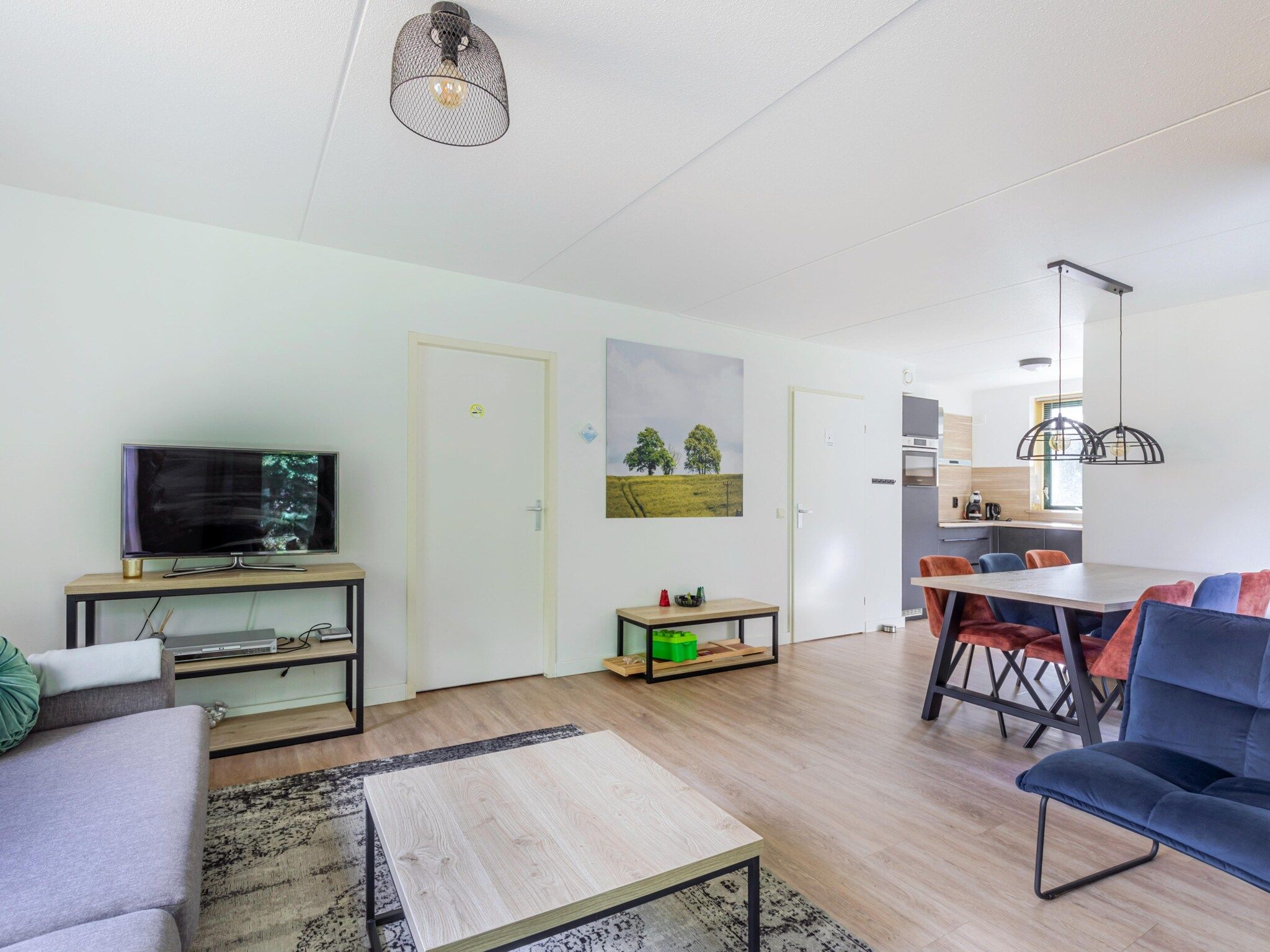 De woonkamer van 7 - Persoons Forest 217 Sauna Bungalow (copy) (copy) (copy) in Ewijk