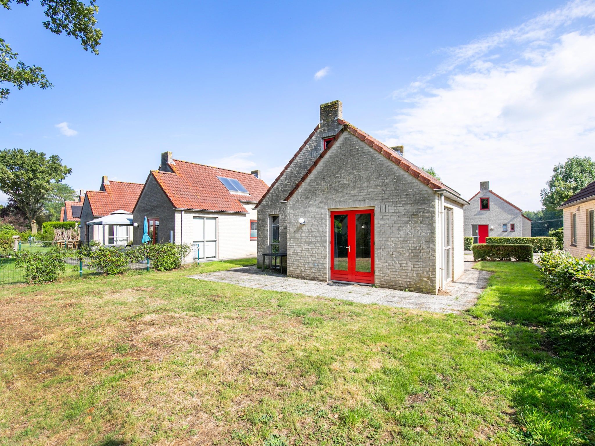 De buitenkant van 7 - Persoons Forest 217 Sauna Bungalow (copy) (copy) (copy) in Ewijk