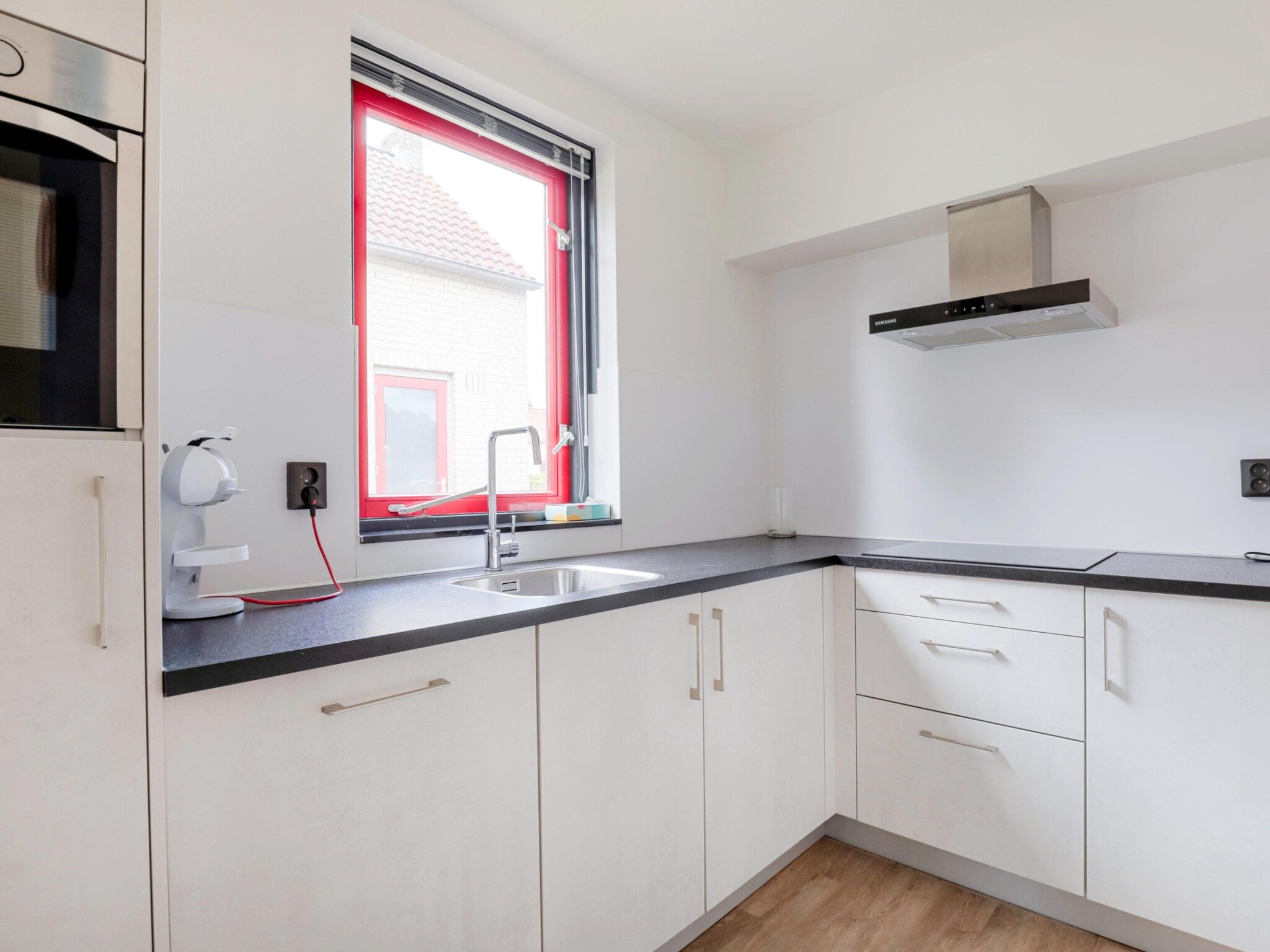 De keuken van 7 - Persoons Forest 217 Sauna Bungalow (copy) (copy) (copy) in Ewijk