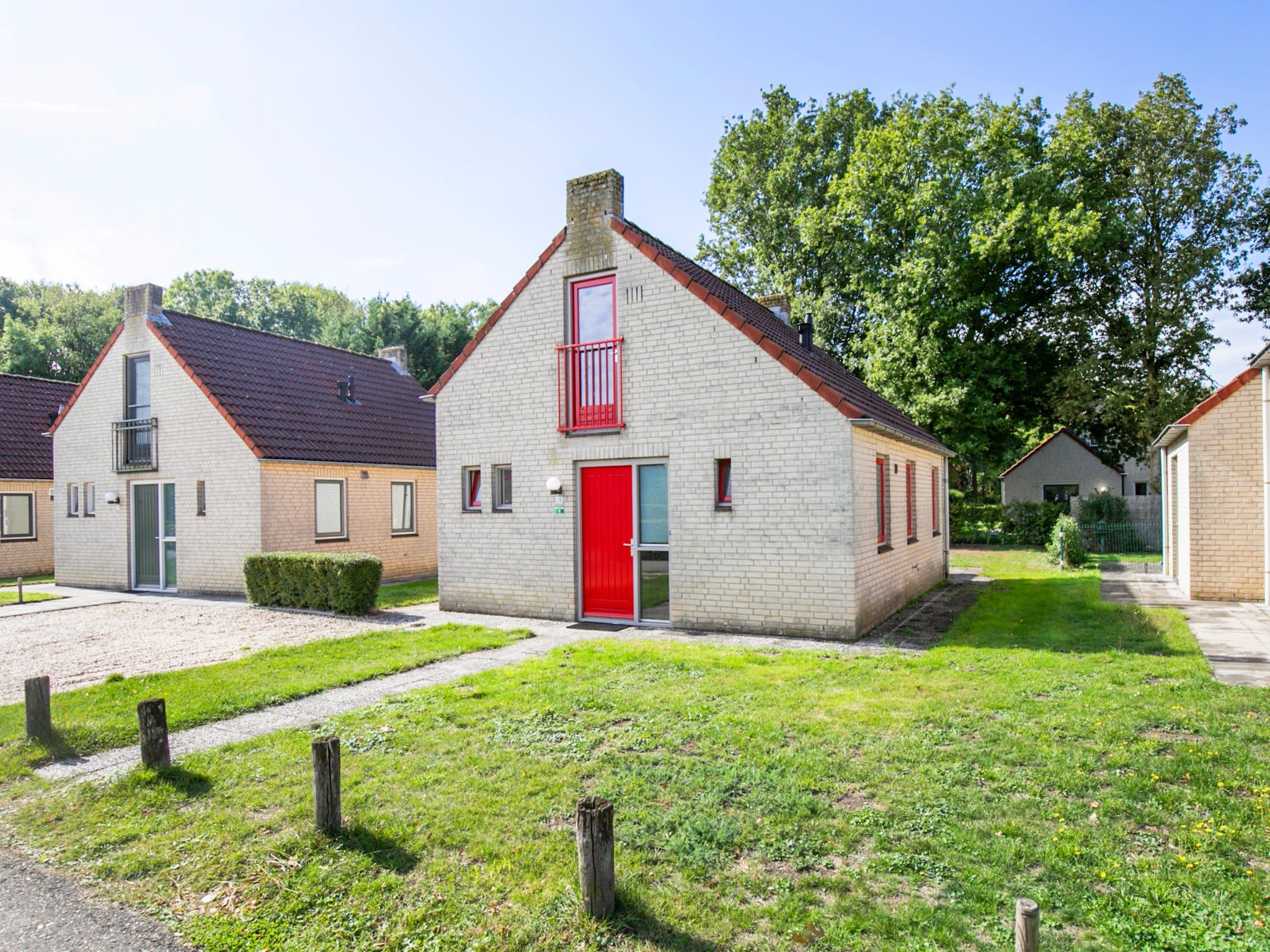 De buitenkant van 7 - Persoons Forest 217 Sauna Bungalow (copy) (copy) (copy) in Ewijk