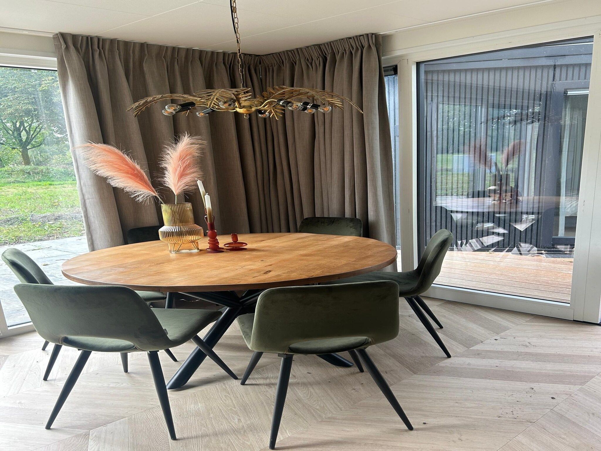 De eetkamer van De Steppe 8 pax - 12 in Ulicoten