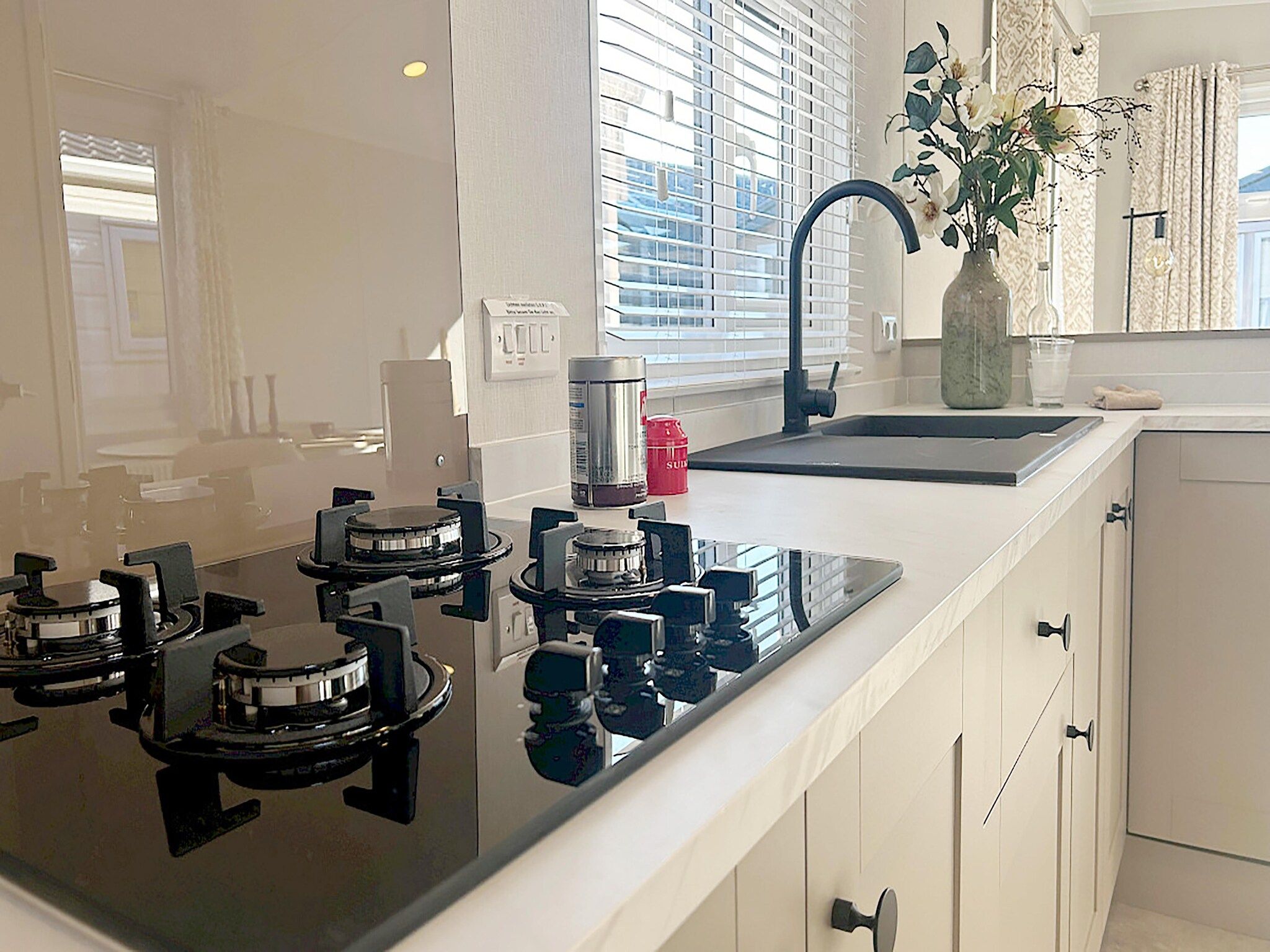 De keuken van Comfort Chalet in Hollum