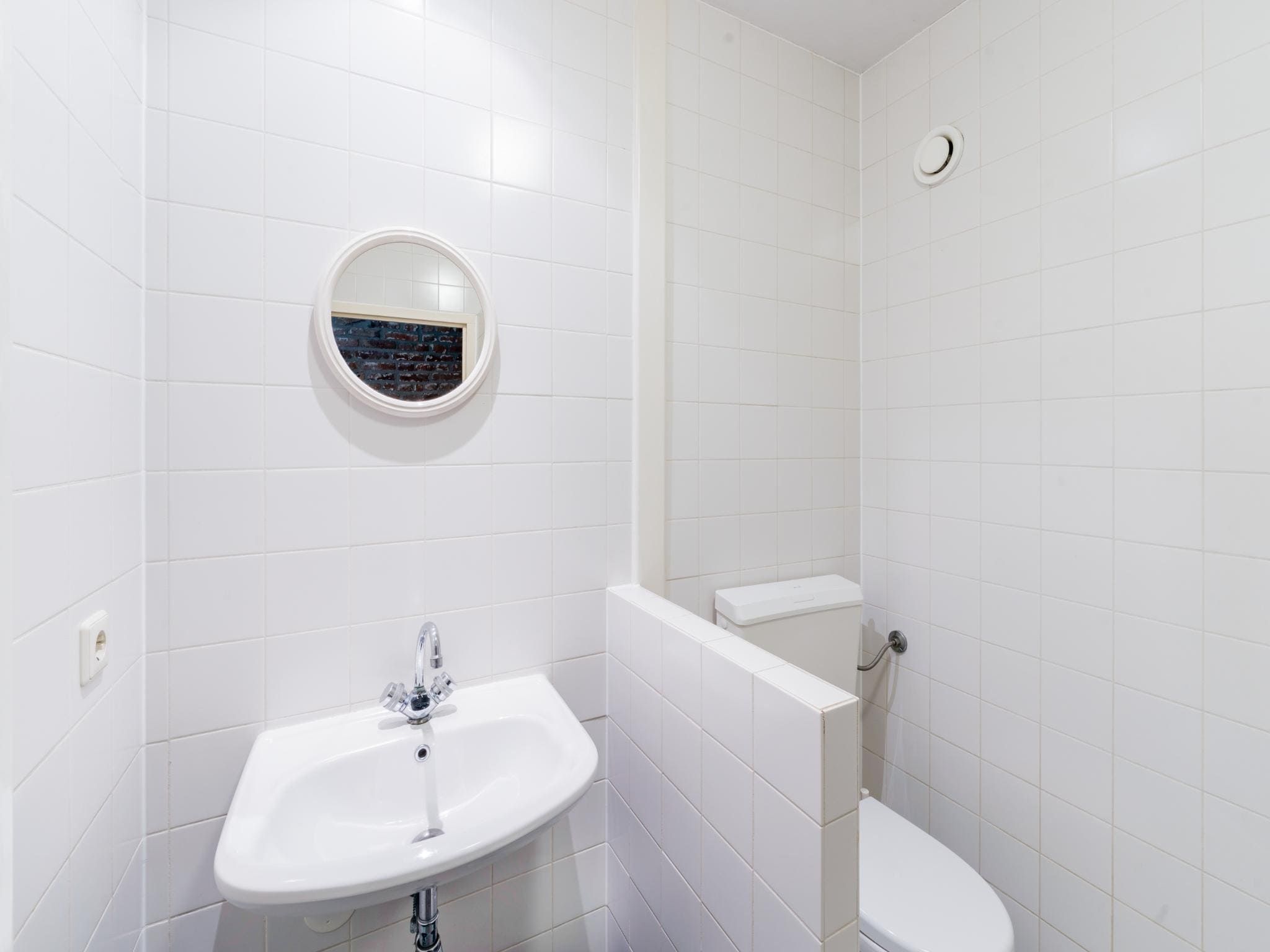 De badkamer van Meschermolen 12 in Mesch-Eijsden