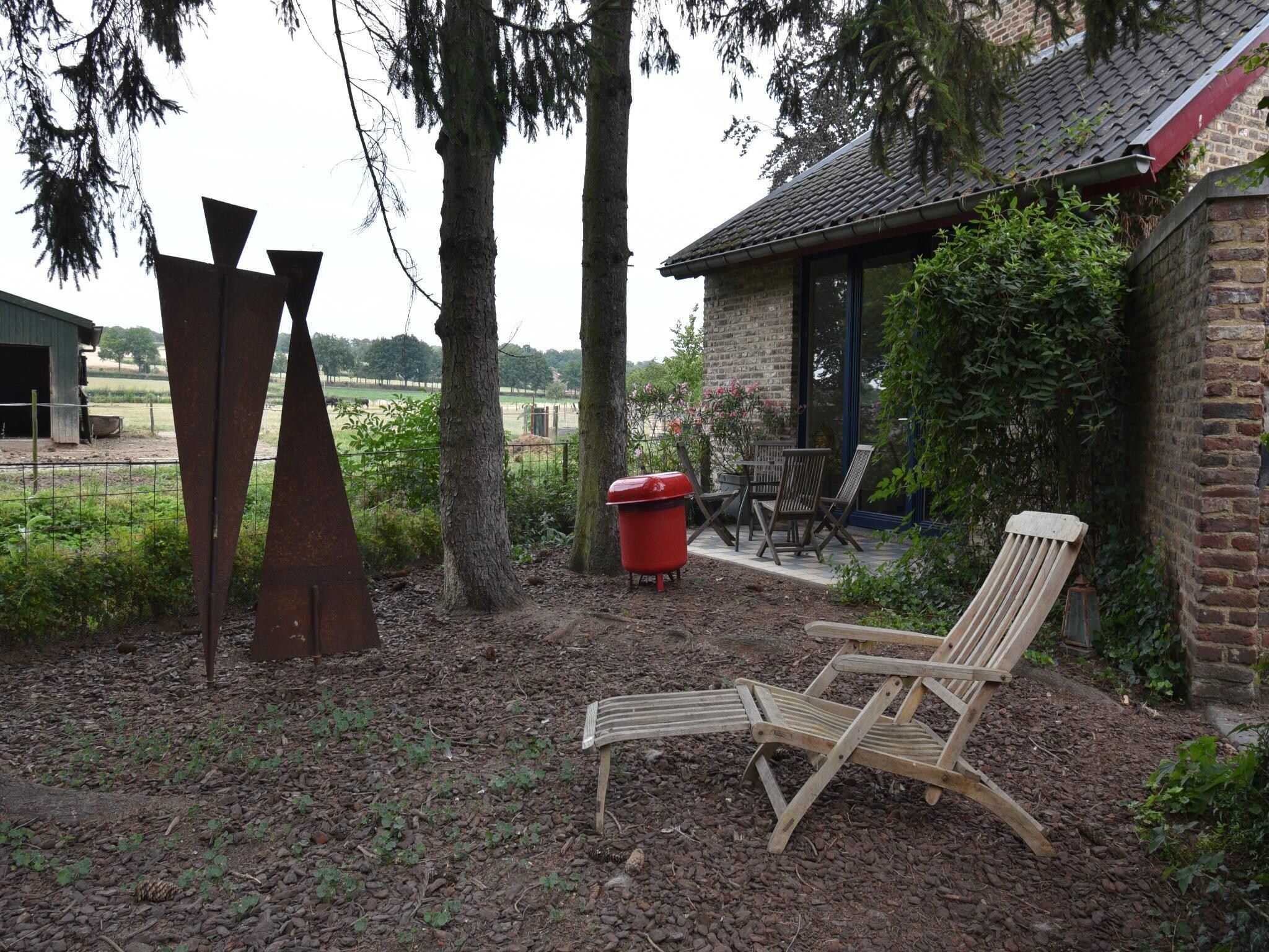 De tuin van Meschermolen 14 in Mesch-Eijsden