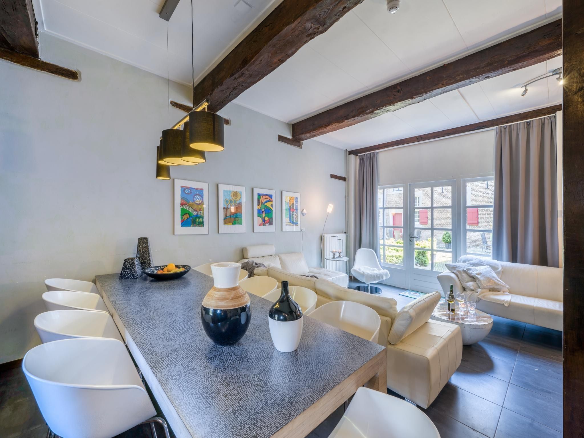 De eetkamer van Meschermolen 3 in Mesch-Eijsden