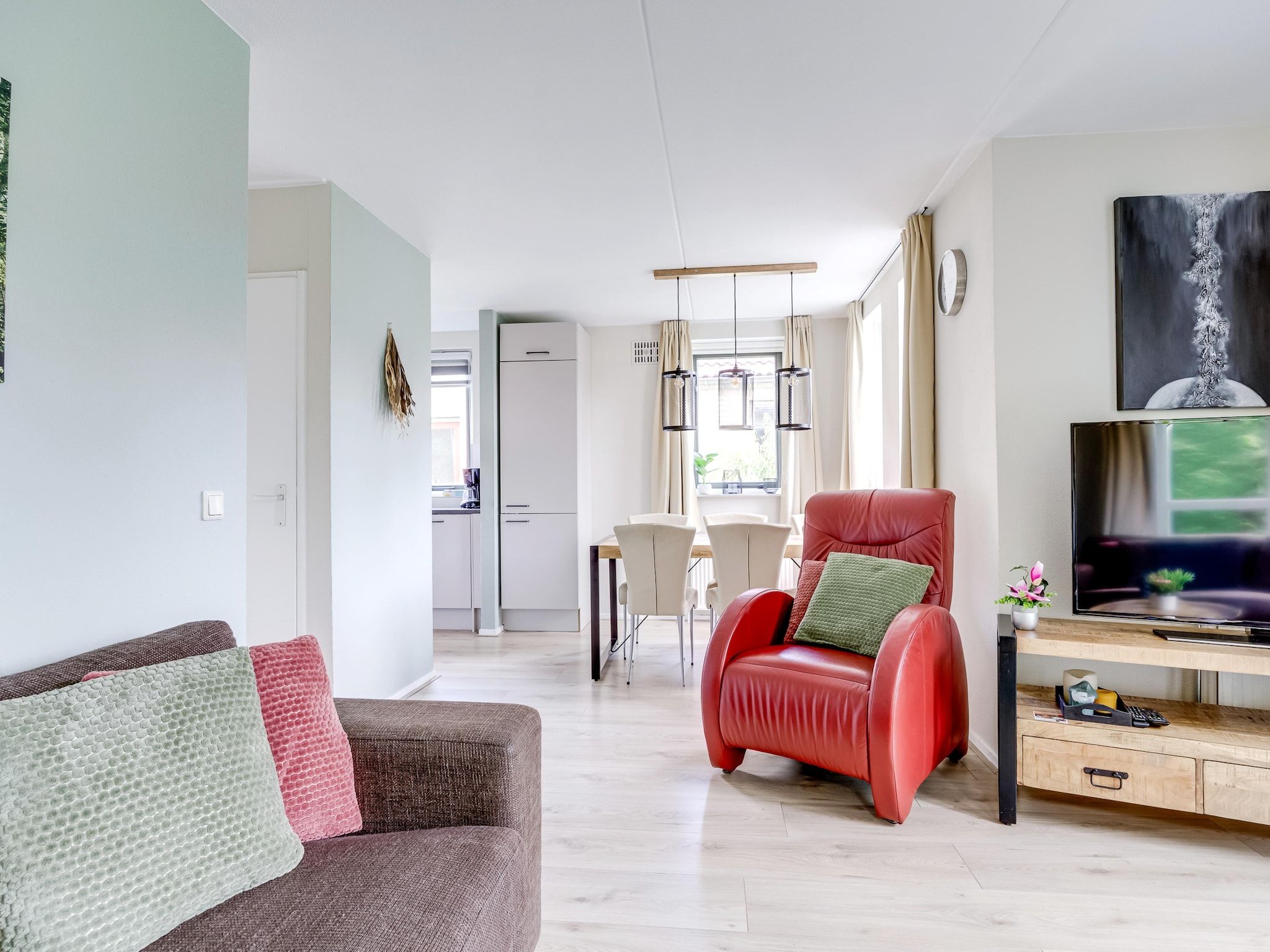 De woonkamer van 7 - Persoons Forest 217 Sauna Bungalow (copy) (copy) (copy) (copy) in Ewijk