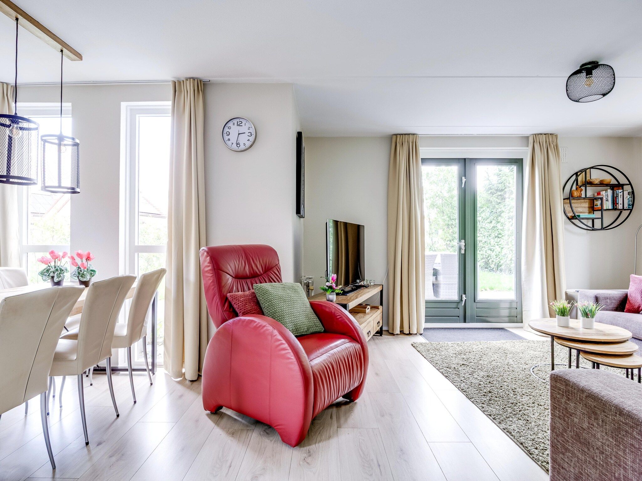 De woonkamer van 7 - Persoons Forest 217 Sauna Bungalow (copy) (copy) (copy) (copy) in Ewijk