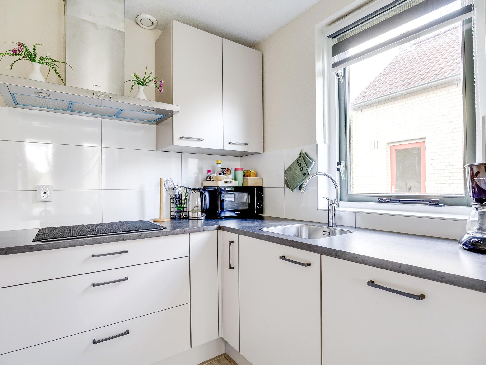 De keuken van 7 - Persoons Forest 217 Sauna Bungalow (copy) (copy) (copy) (copy) in Ewijk