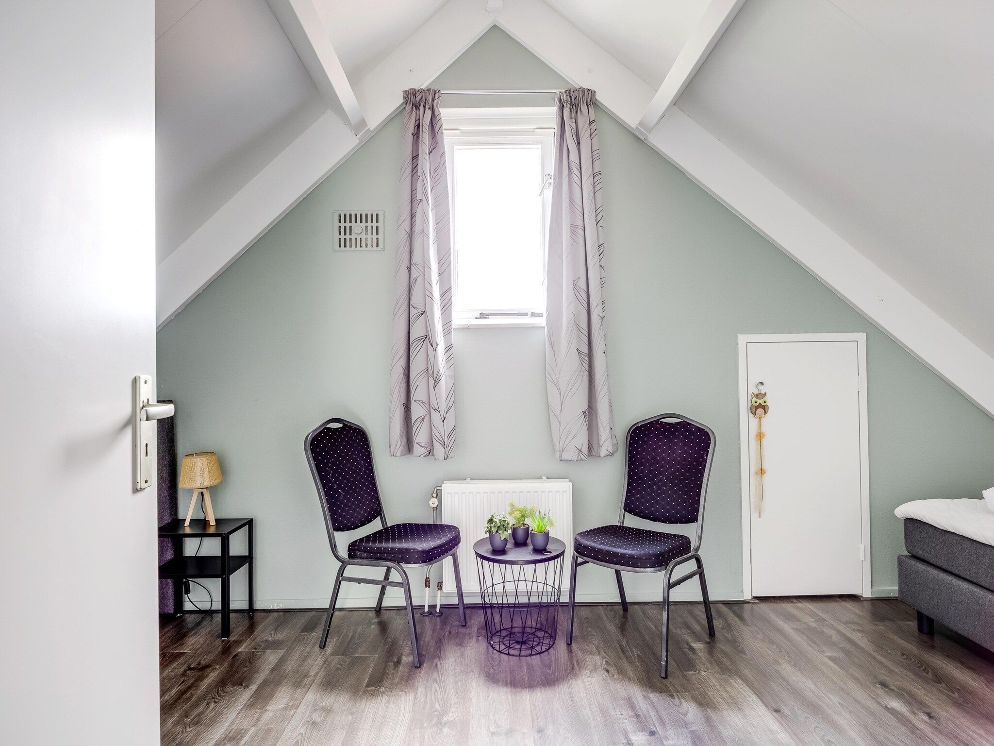 Een slaapkamer van 7 - Persoons Forest 217 Sauna Bungalow (copy) (copy) (copy) (copy) in Ewijk