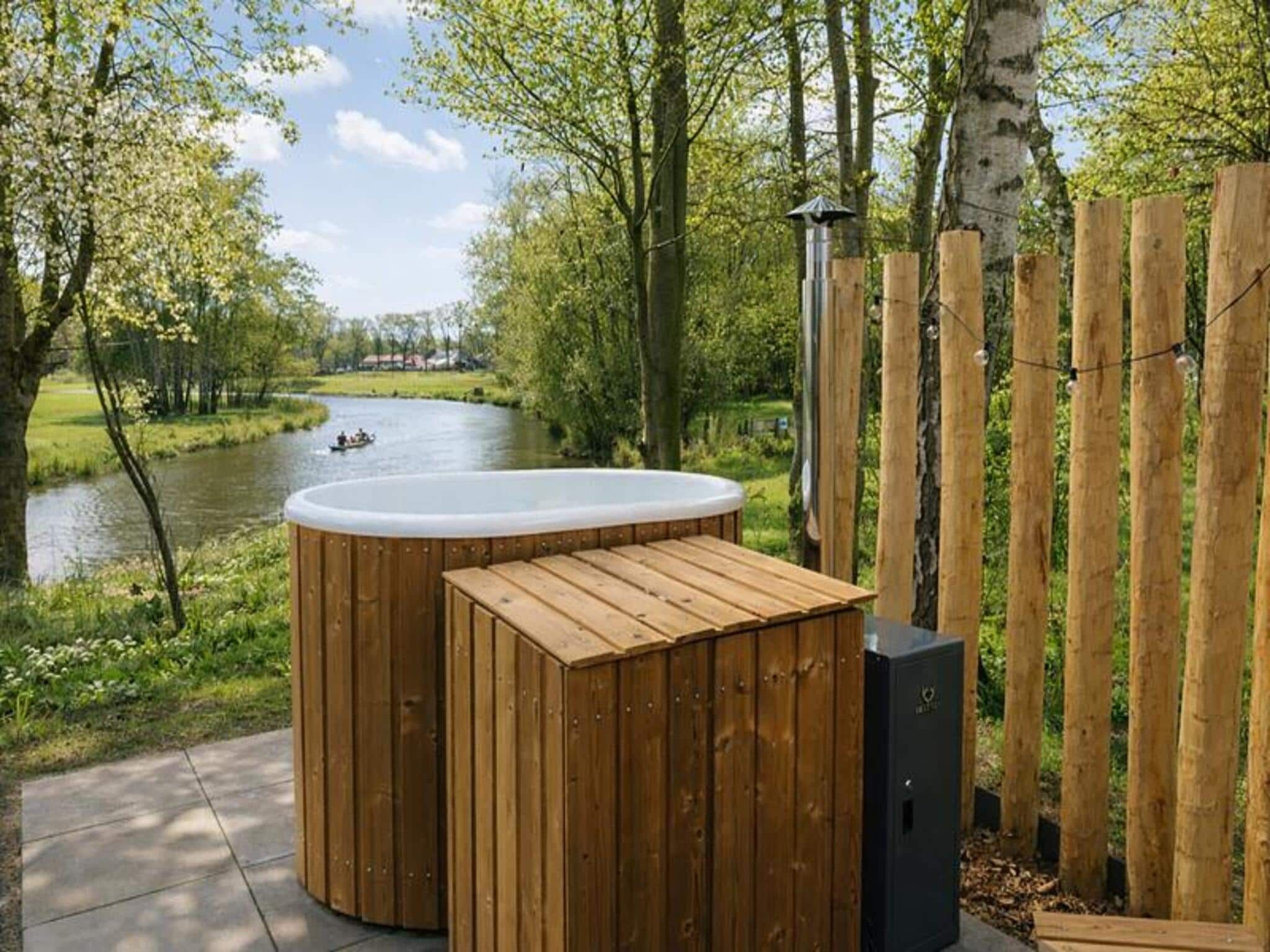 Wellness bij River Mirror Lodge with hot tub and panoramic view | 2 people in Zuna