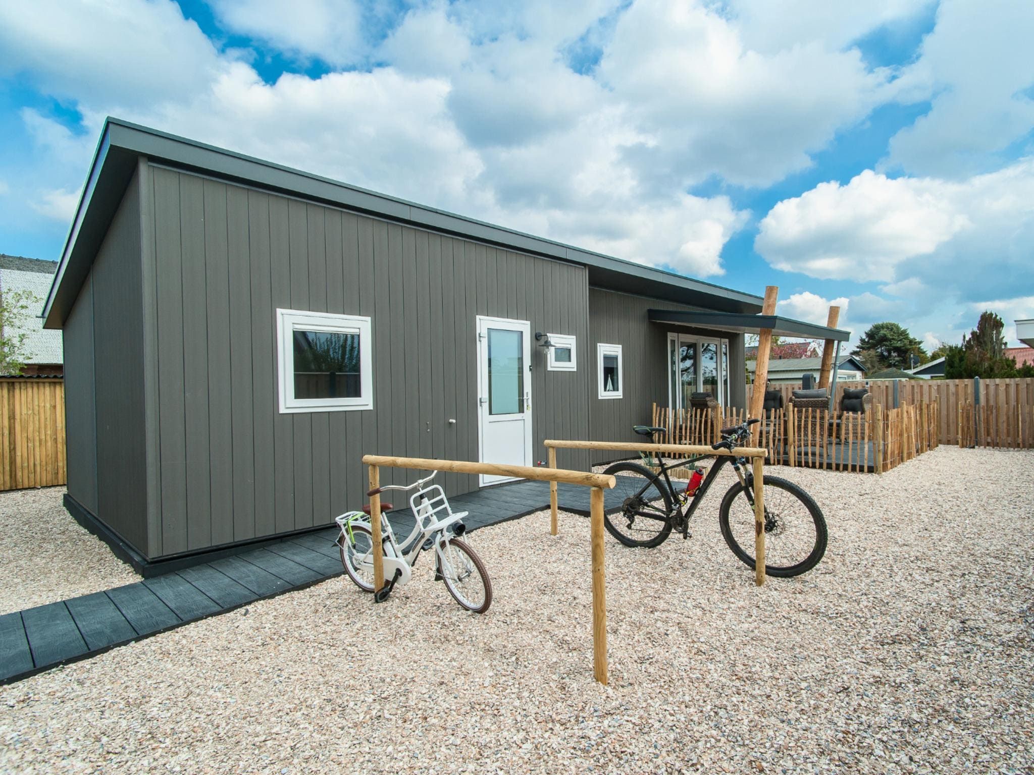 De buitenkant van Chalet 4-persoons Huisdiervrij in Noordwijk