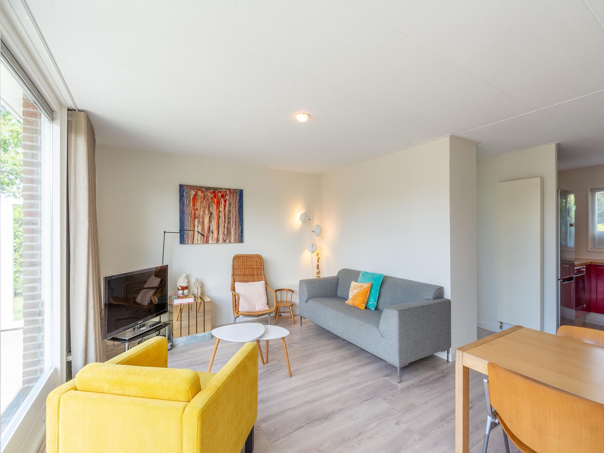 De woonkamer van Eureka 27 in Sint Maartenszee