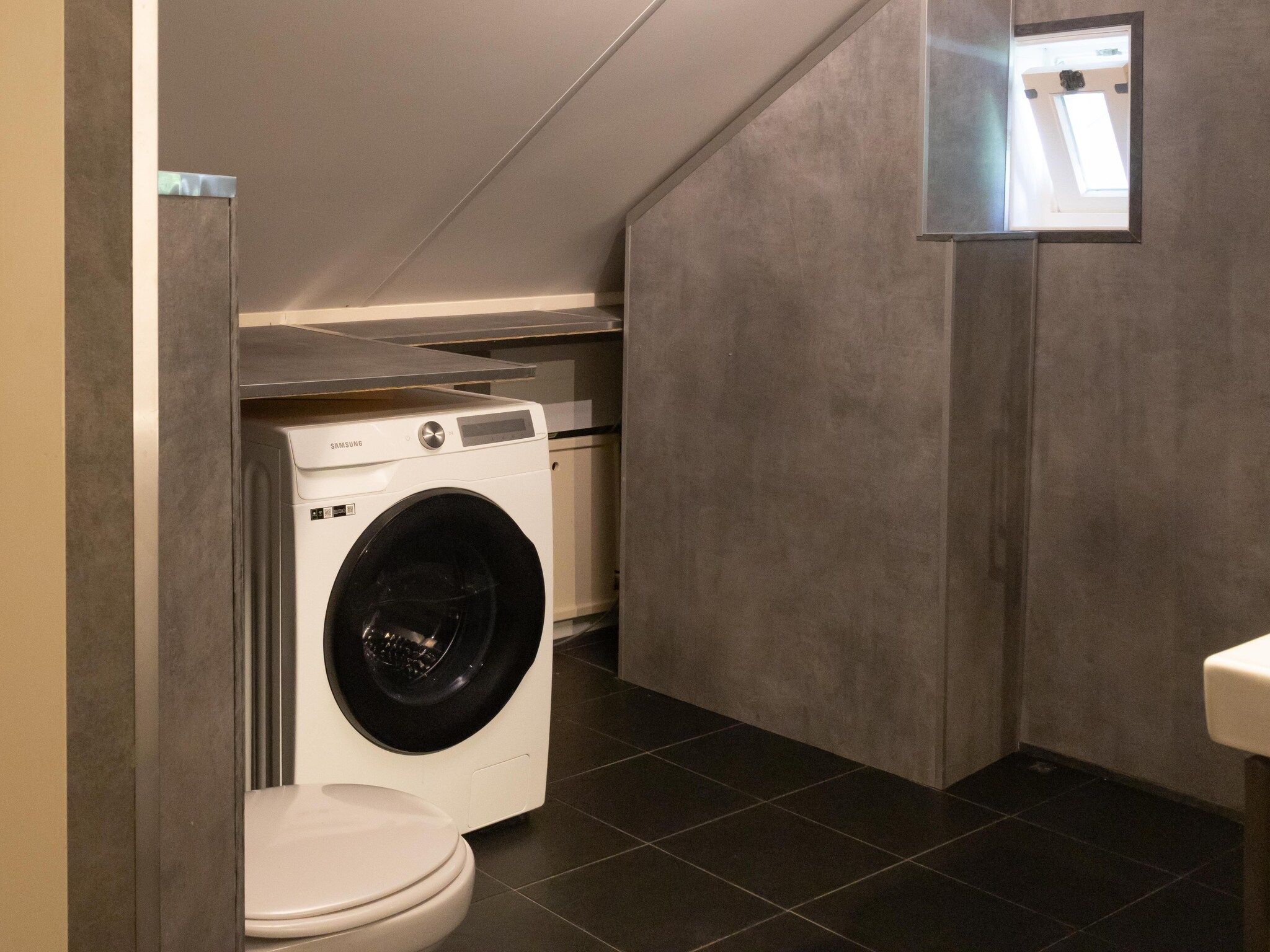 De badkamer van Huis in de Bossen in Een