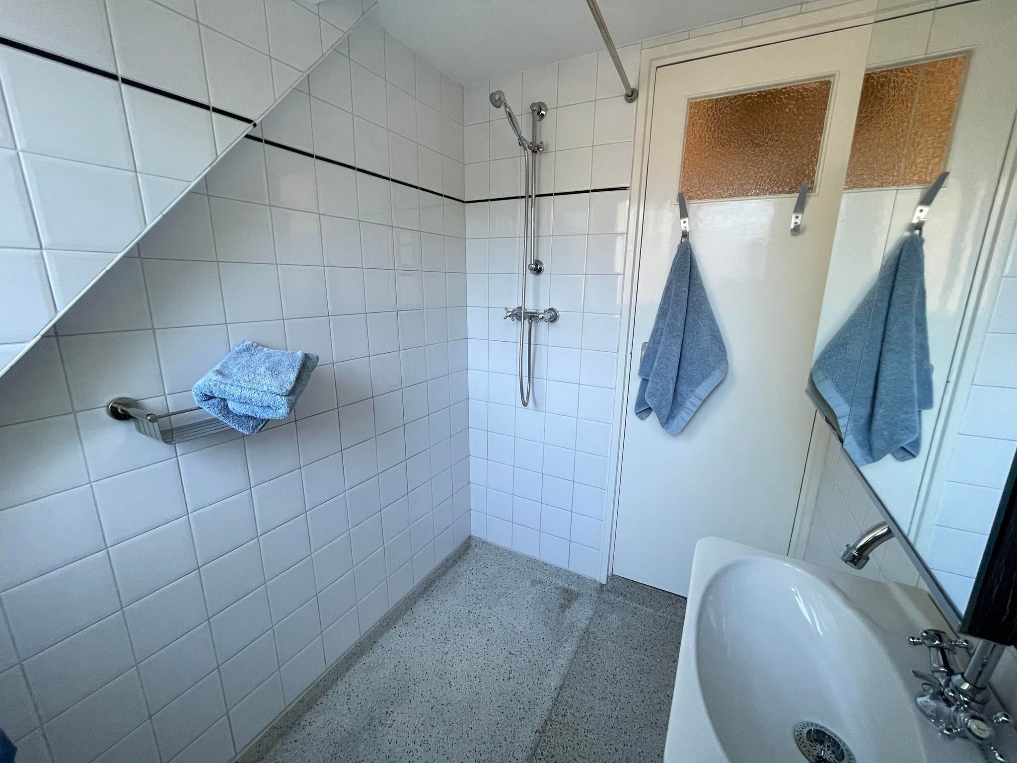 De badkamer van Bergense Duyn in Bergen