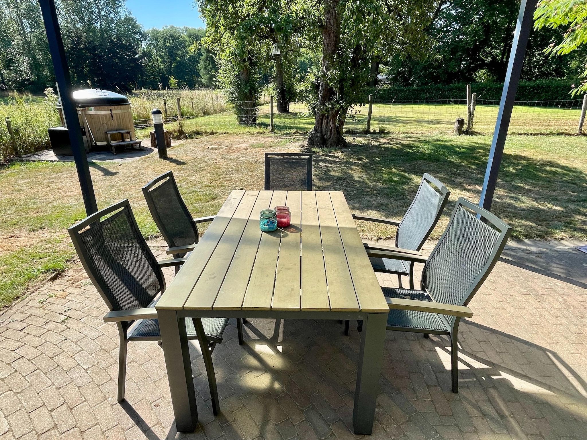 Het terras van Klein Paarlo in Sint Odilienberg