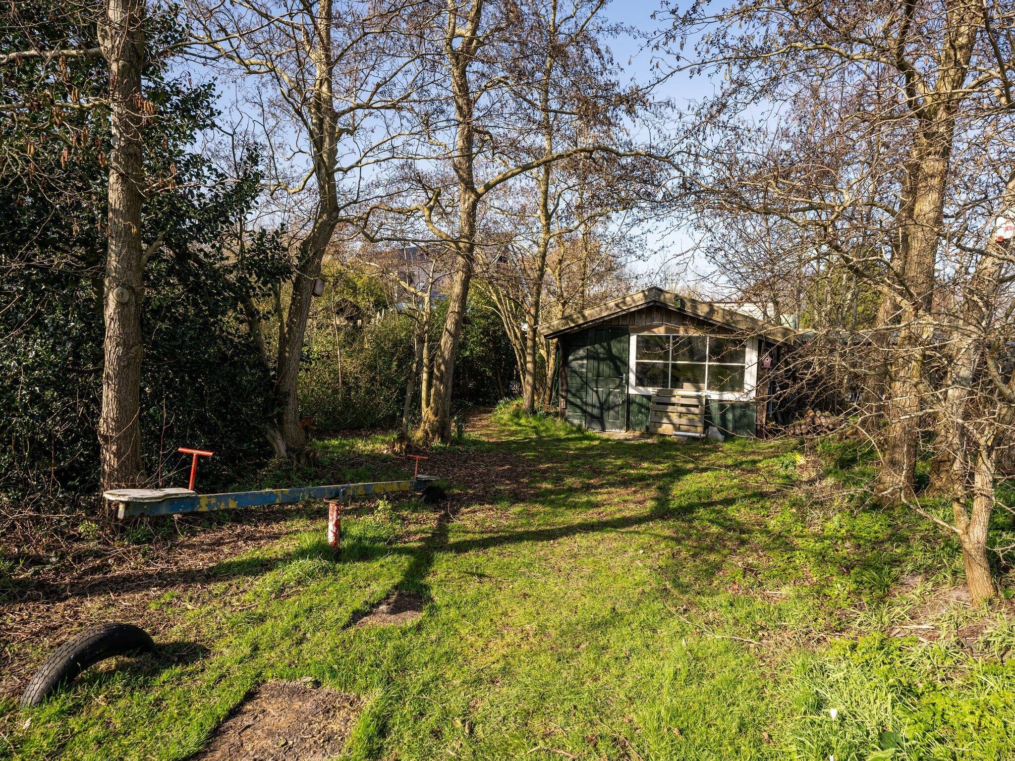 De tuin van Mienterbos-Heideglop in De Koog